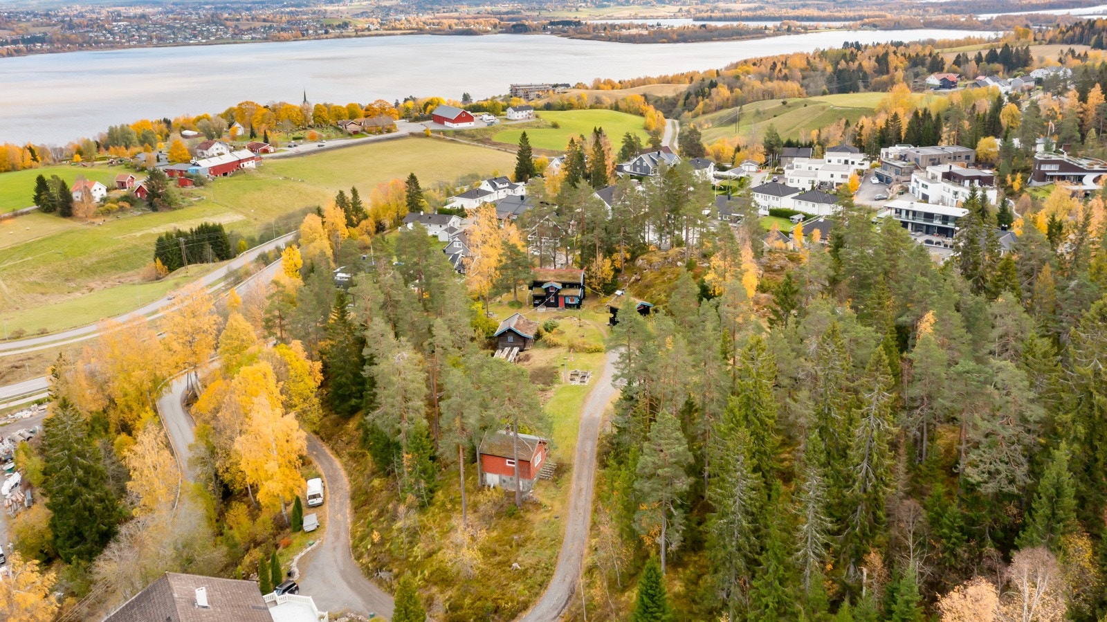 Her får du en flott og stor tomt på over 14 mål Galleribilde
