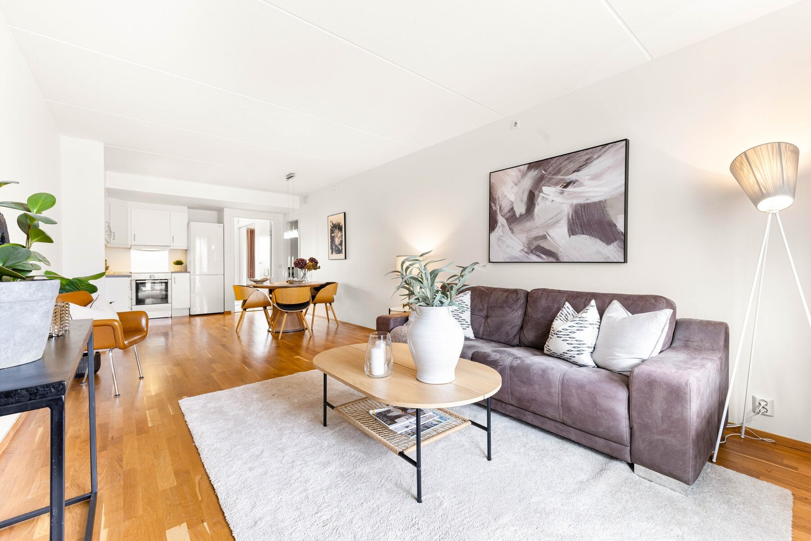 Stuen innbyr til både rolige og sosiale kvelder. Galleribilde