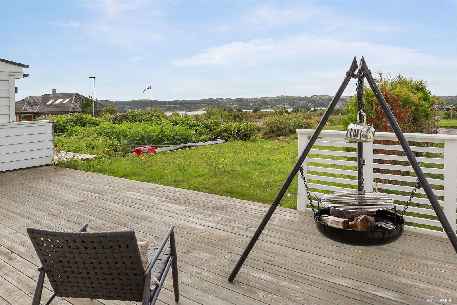 Flott utsikt mot sjø Galleribilde