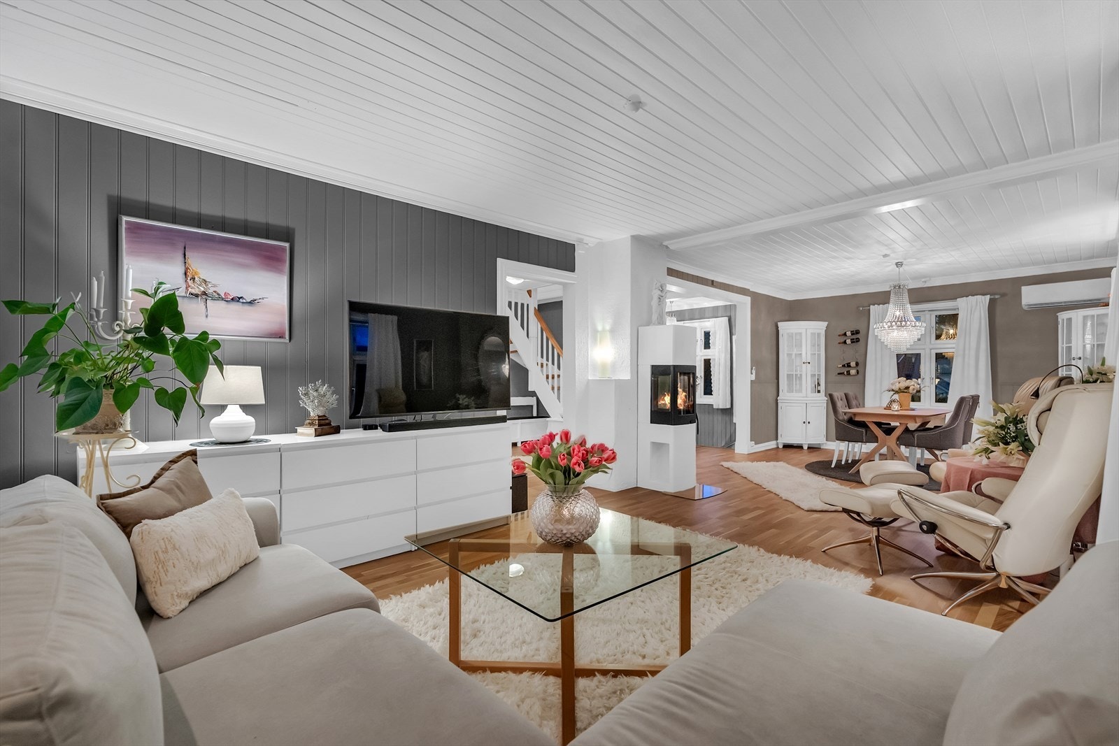 En flott familiebolig med næringsdel og separat leilighet. Galleribilde