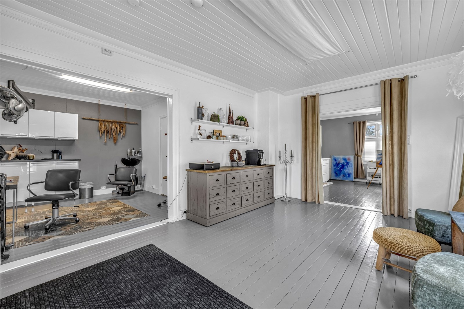 Næringsdel i 1. etg. I dag leid ut til frisør. Estimert utleieverdi på kr 14.000,- Galleribilde