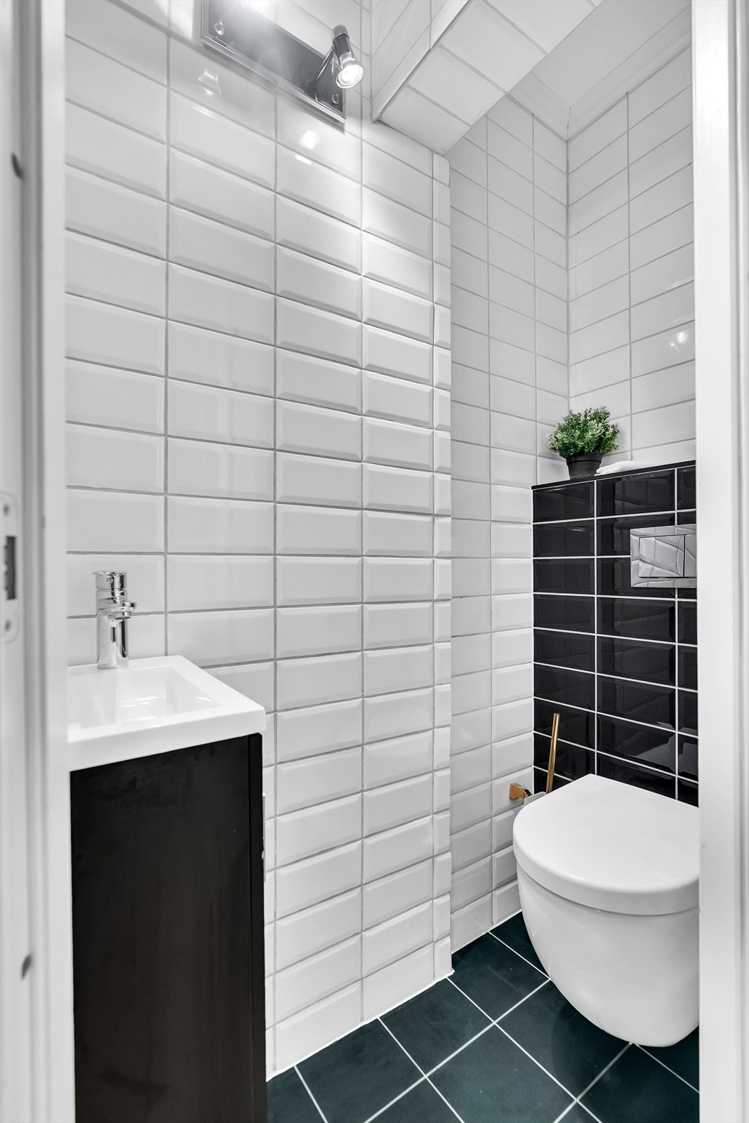 Praktisk WC fra 2021 i 2. Etg. Galleribilde