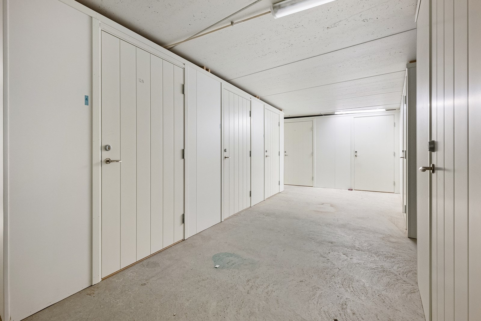Det er privat bod i kjeller Galleribilde