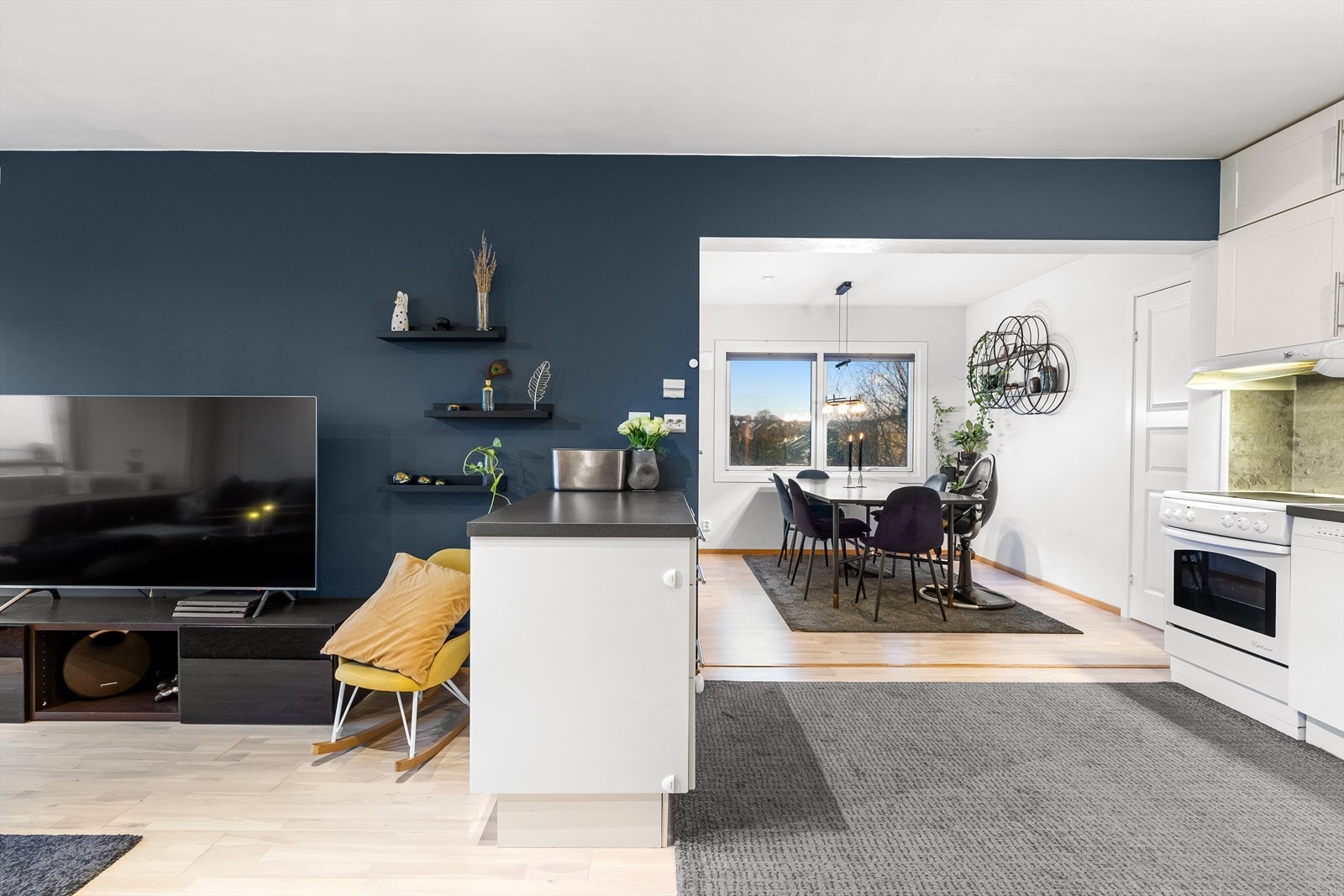 Kjøkken med spiseplass Galleribilde