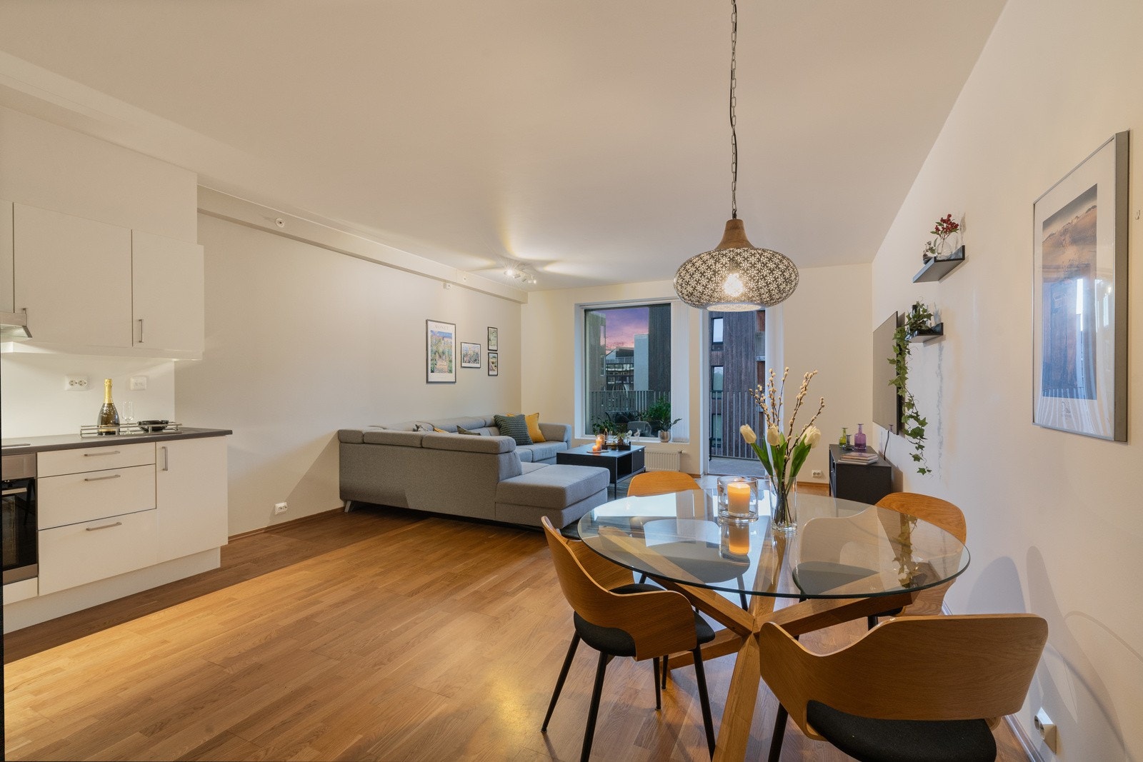 Stemningsbilde - Kveld Galleribilde