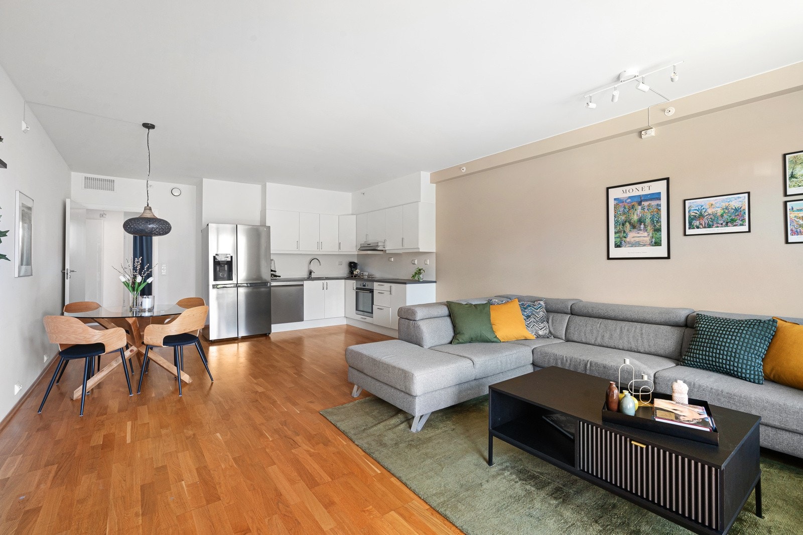 Meget god og effektiv planløsning. God plass til spisegruppe. Galleribilde