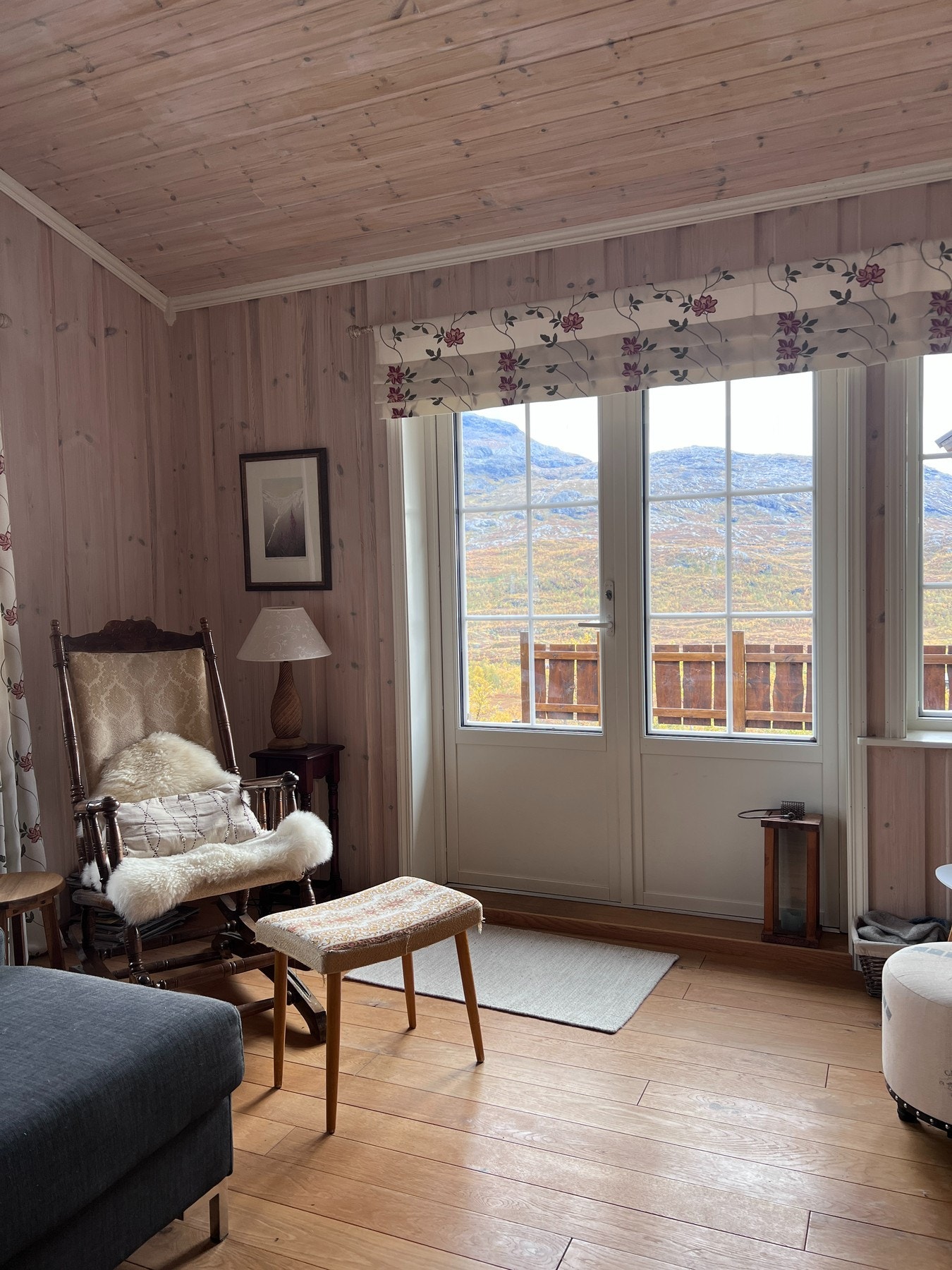 Utgang til veranda fra stuen Galleribilde