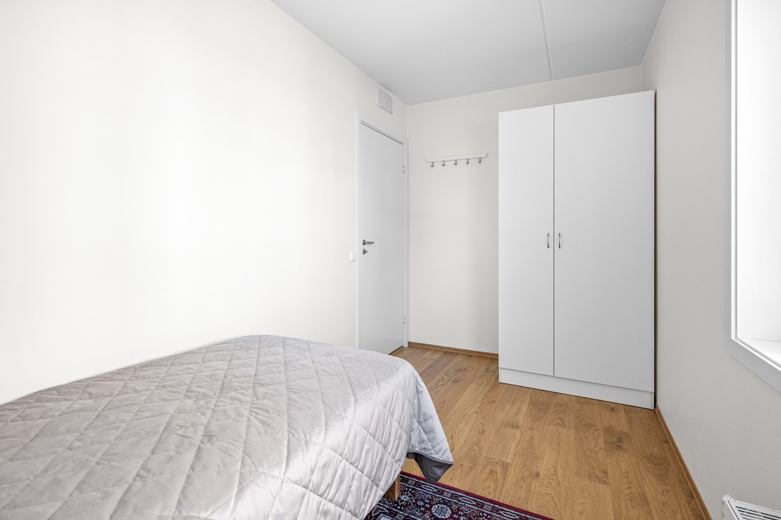 Det er også her godt med plass til garderobeskap Galleribilde