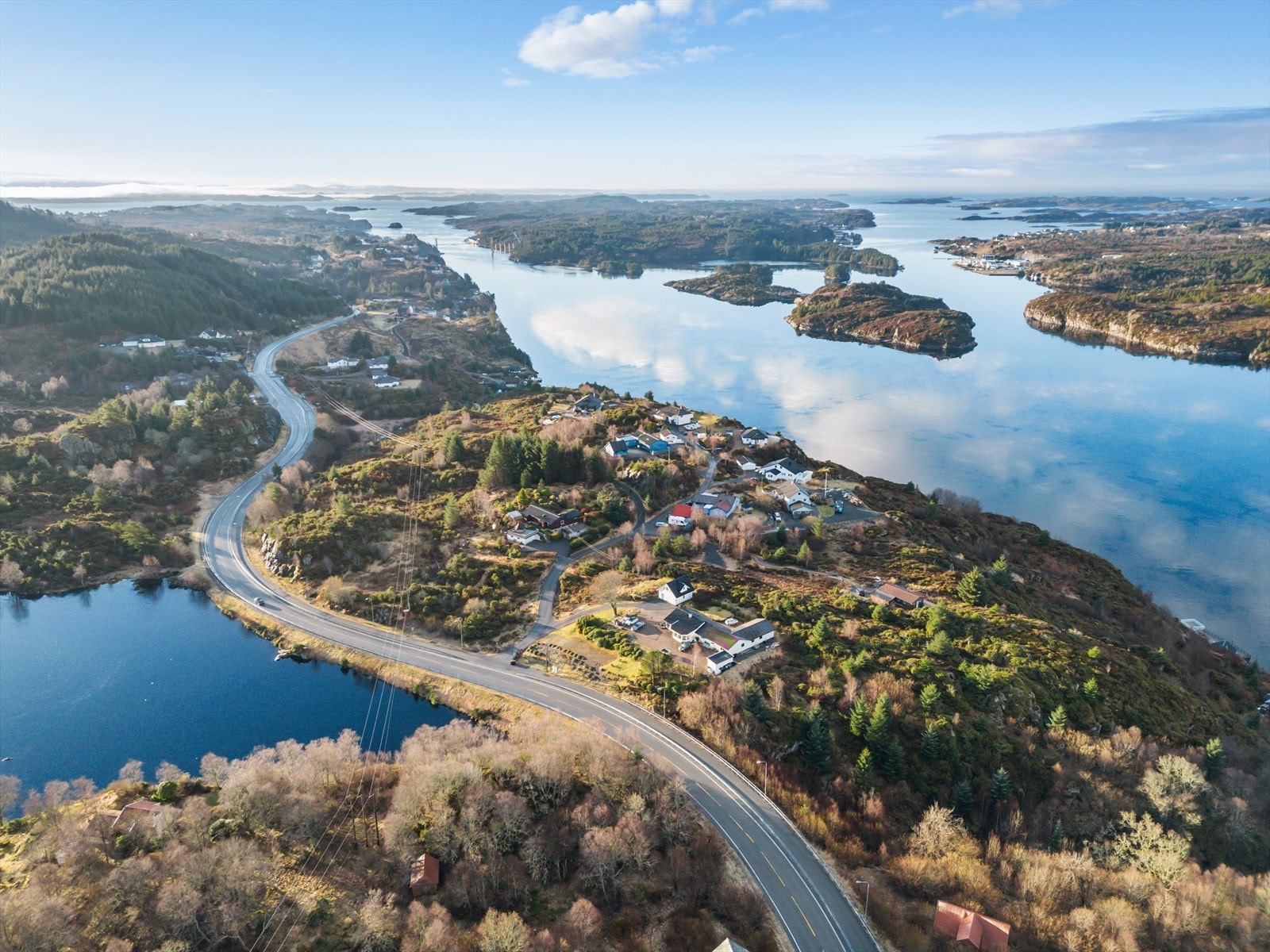 Området består av boligbebyggelse og grøntområder. Galleribilde