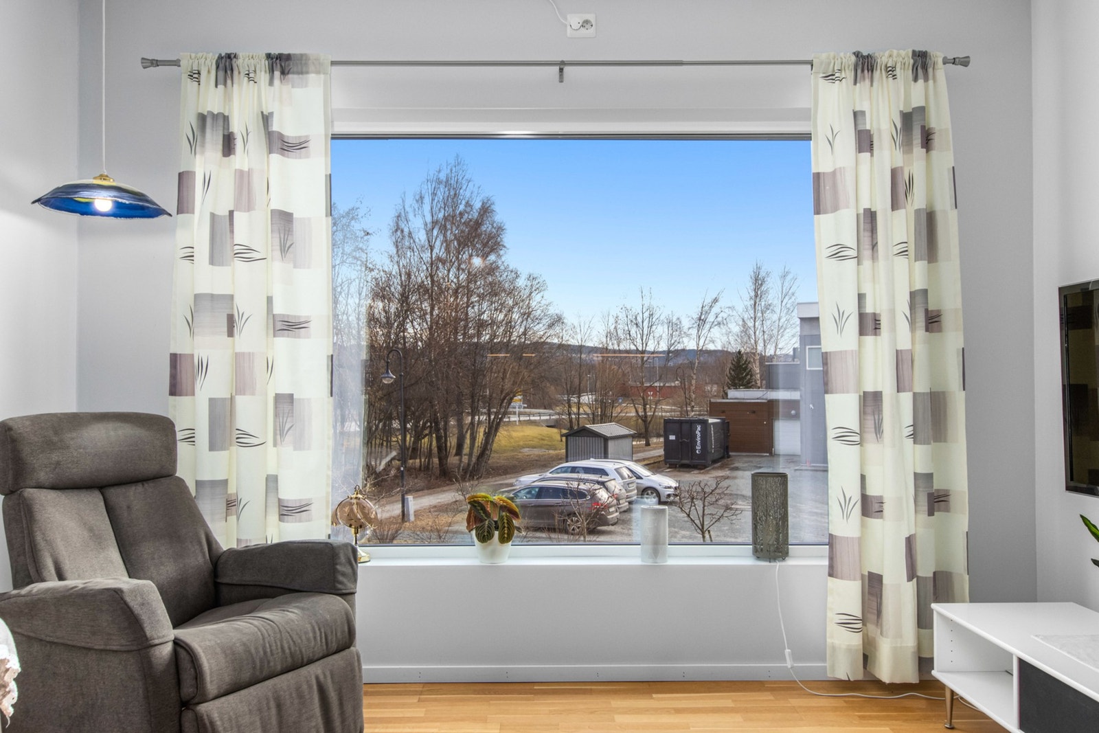 Utsikt fra stue. Galleribilde