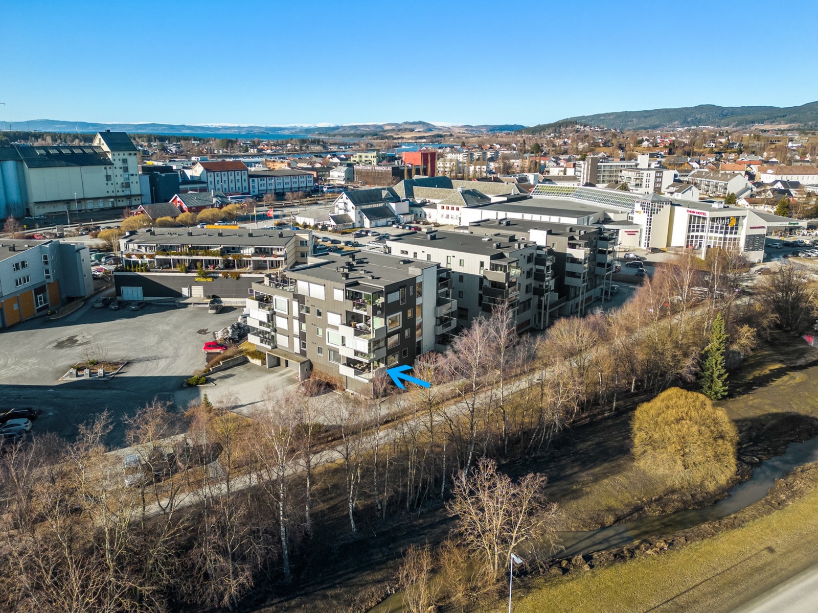 Leiligheten ligger plassert med utsikt over Kvisla. Galleribilde