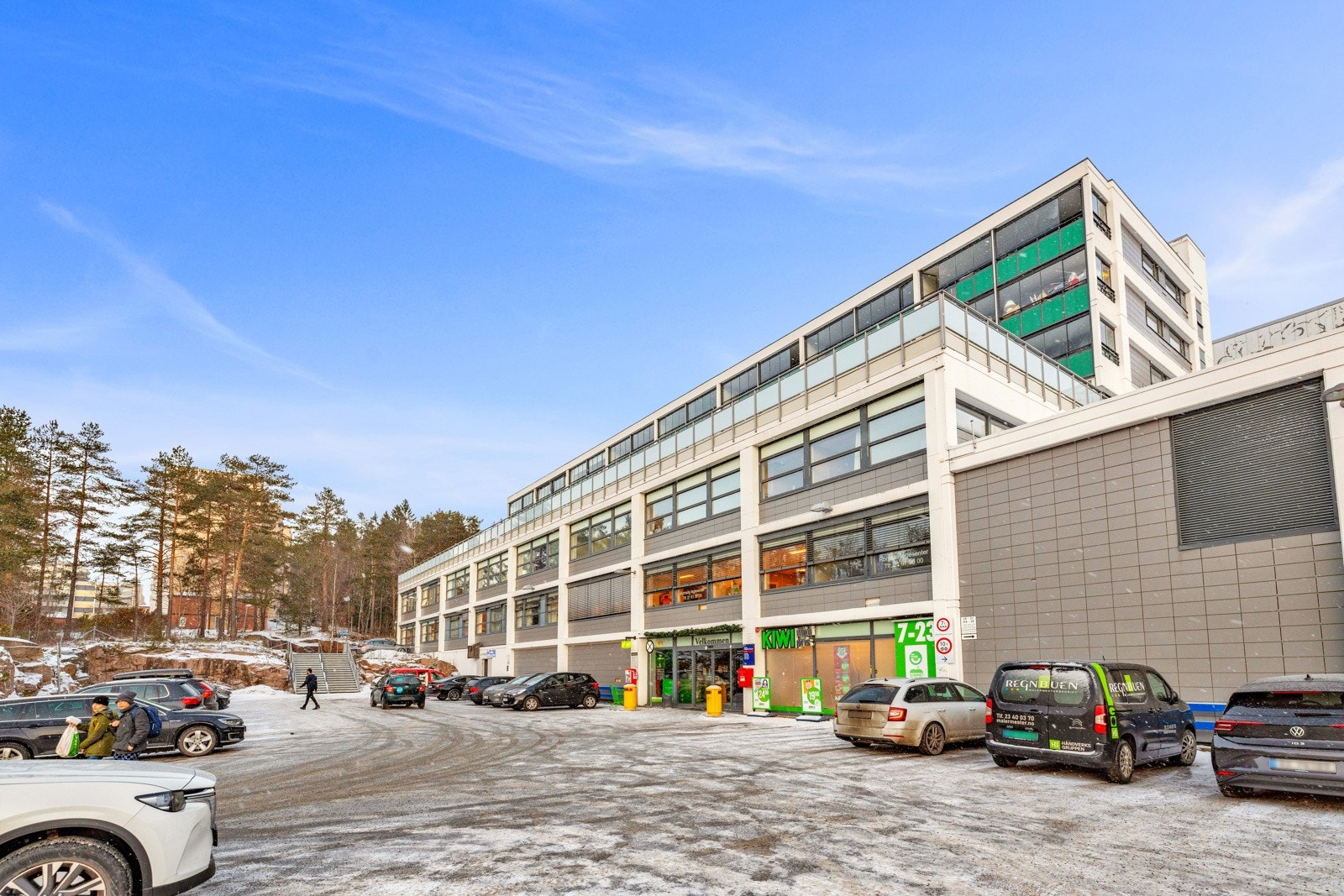 KIWI (Romsås senter) ligger ca 3 min unna boligen. Galleribilde