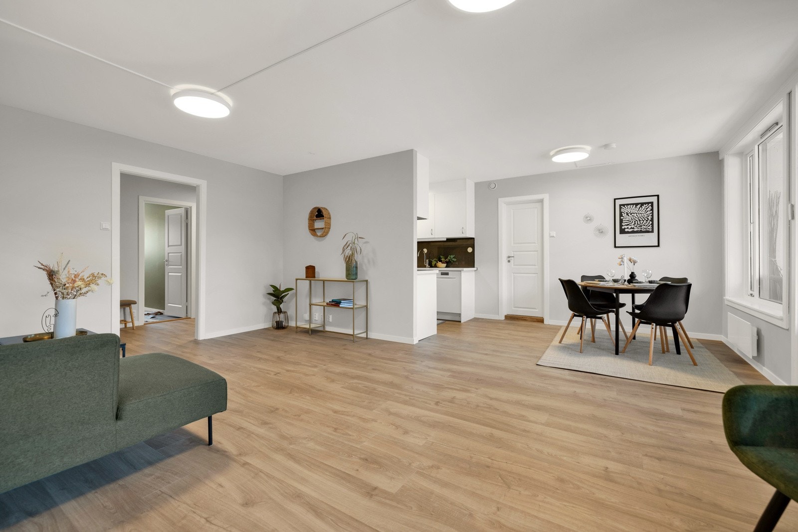 Siamak Ebrahimi har gleden av å presentere Ravnkollbakken 32! Galleribilde