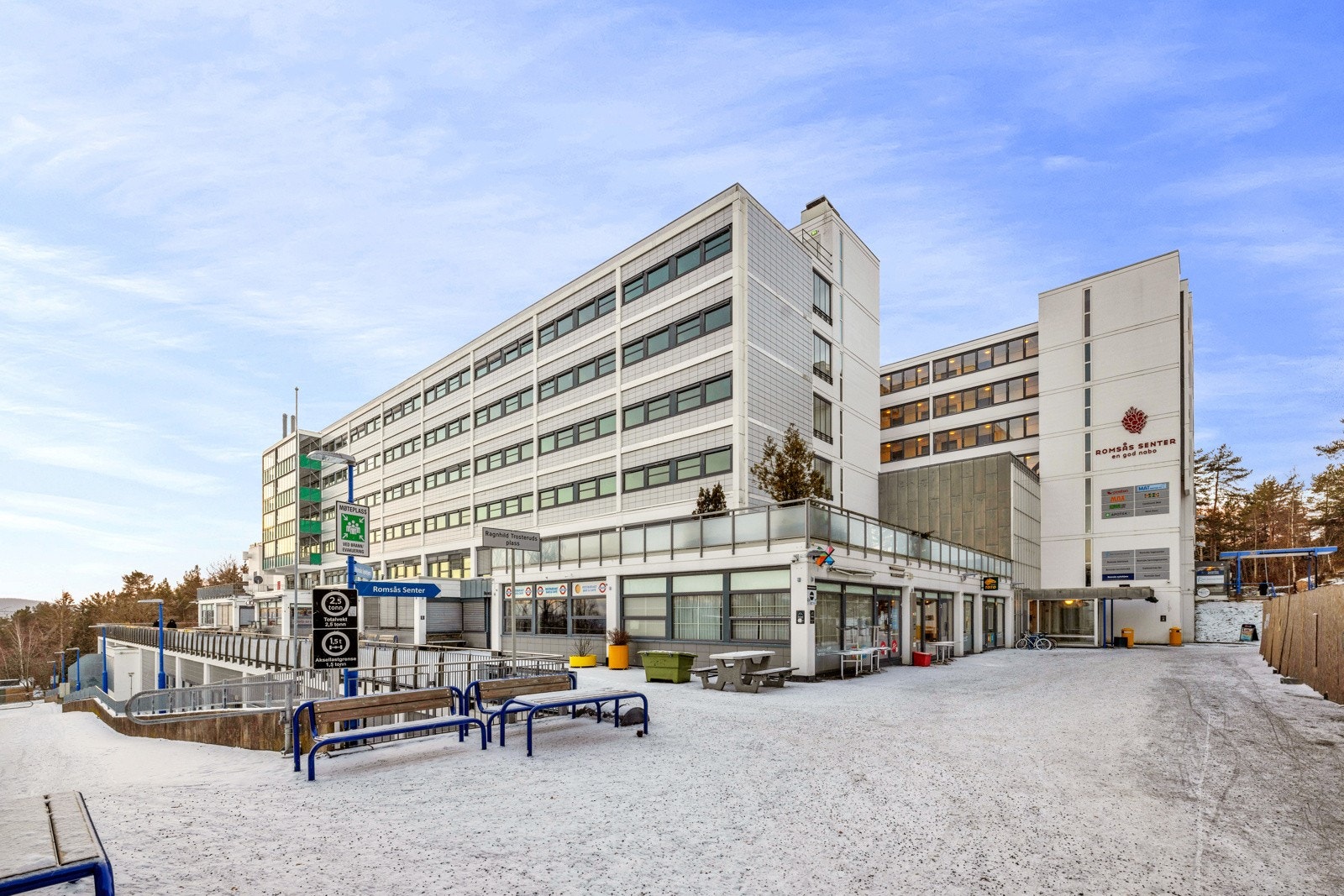 Romsås Senter liger ca. 3 min unna boligen Galleribilde