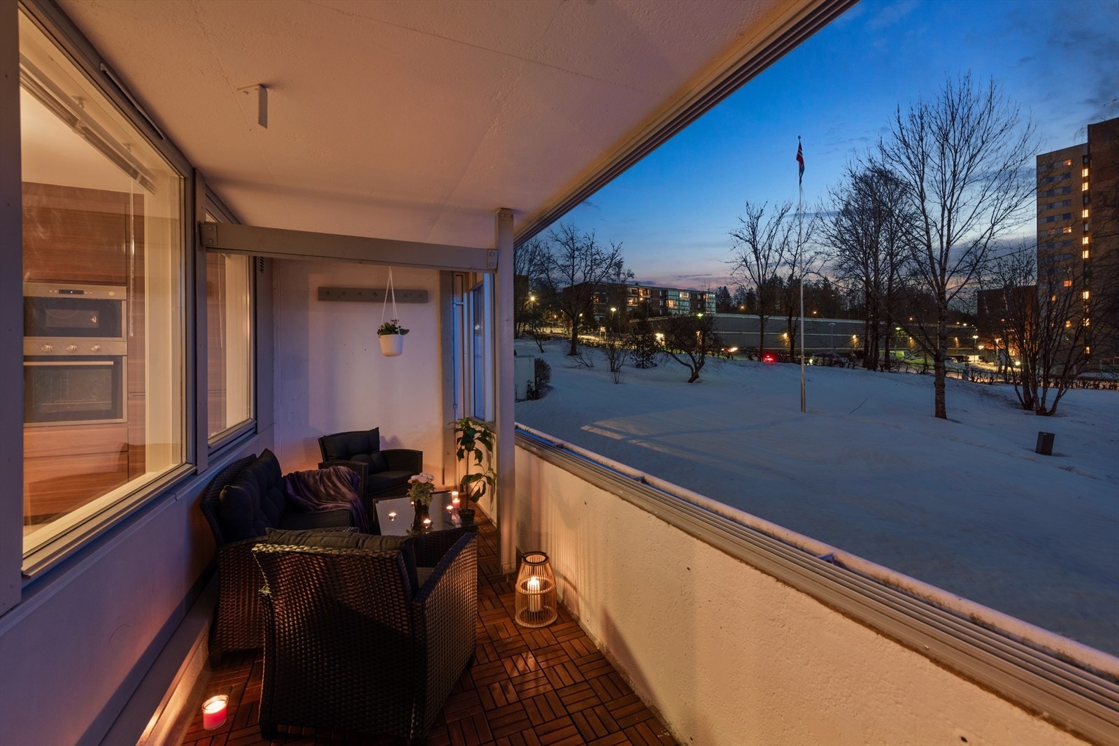 BALKONG | Leiligheten har en innglasset balkong på ca. 14m². Galleribilde