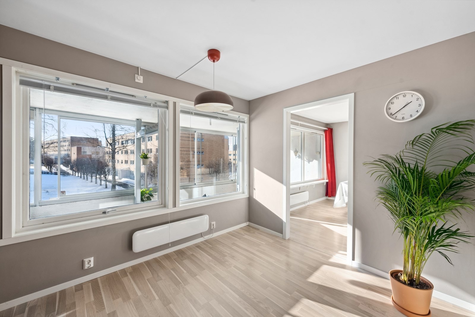 God tilgang til boligens separate kjøkken fra stue. Galleribilde