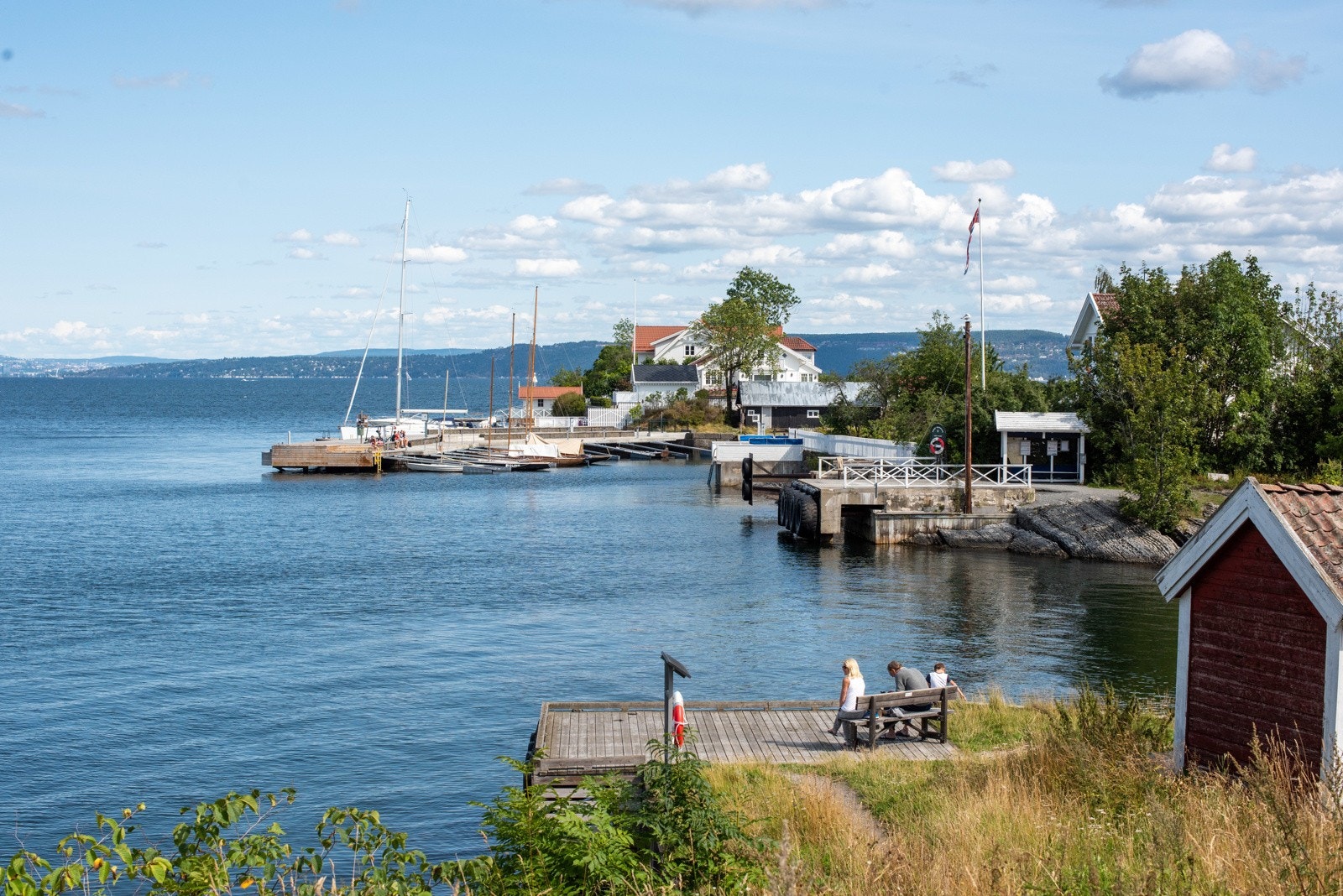 I Vollen er det flere hyggelige og populære badeplasser. Galleribilde