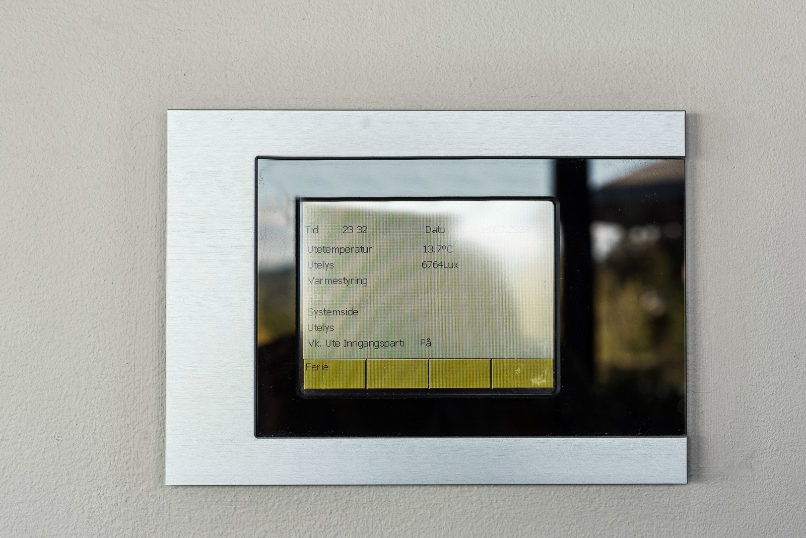 På kjøkkenet kan husets lys, varme osv. styres. Galleribilde