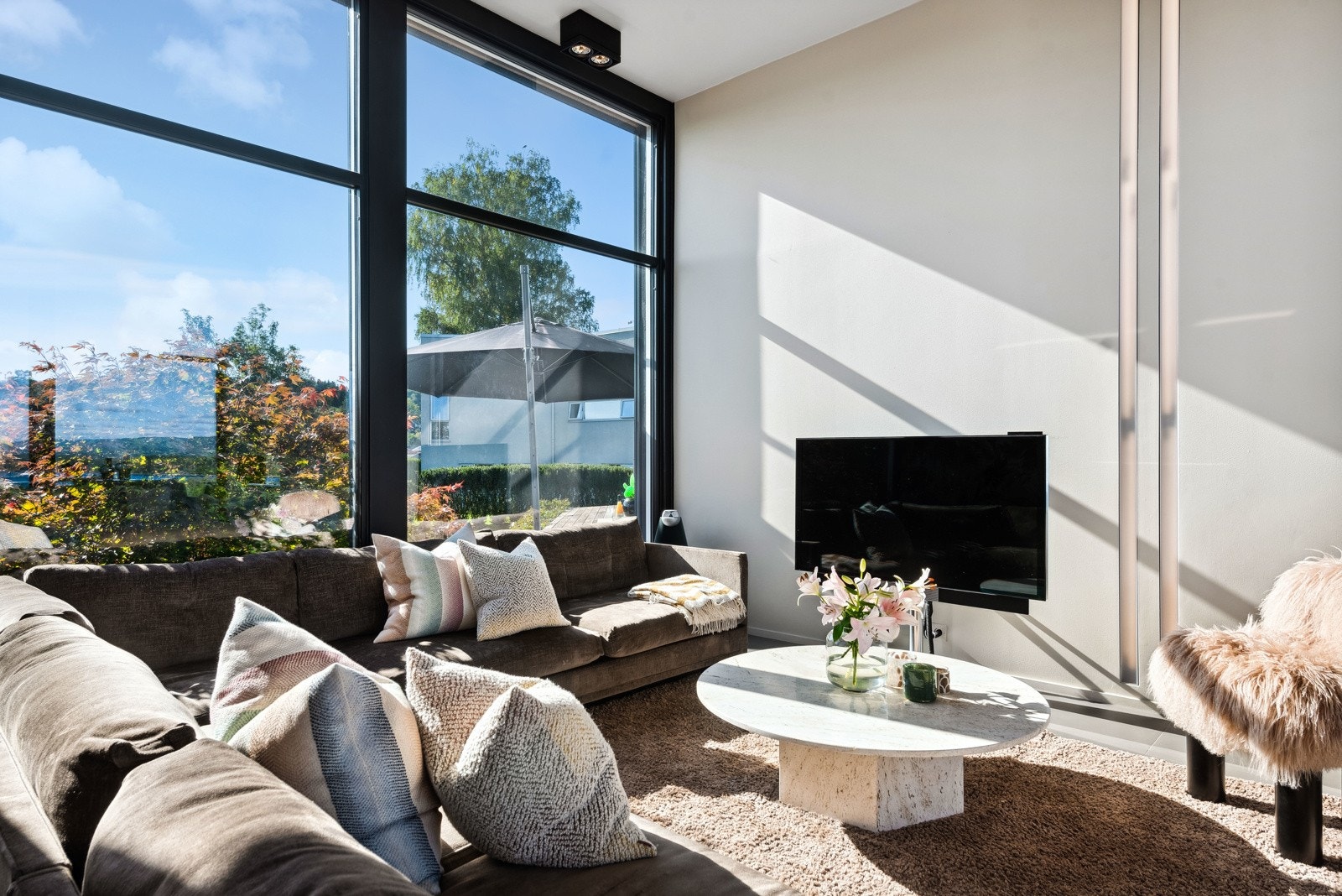 Her er det deilig å slenge seg på sofaen etter en lang dag. Galleribilde