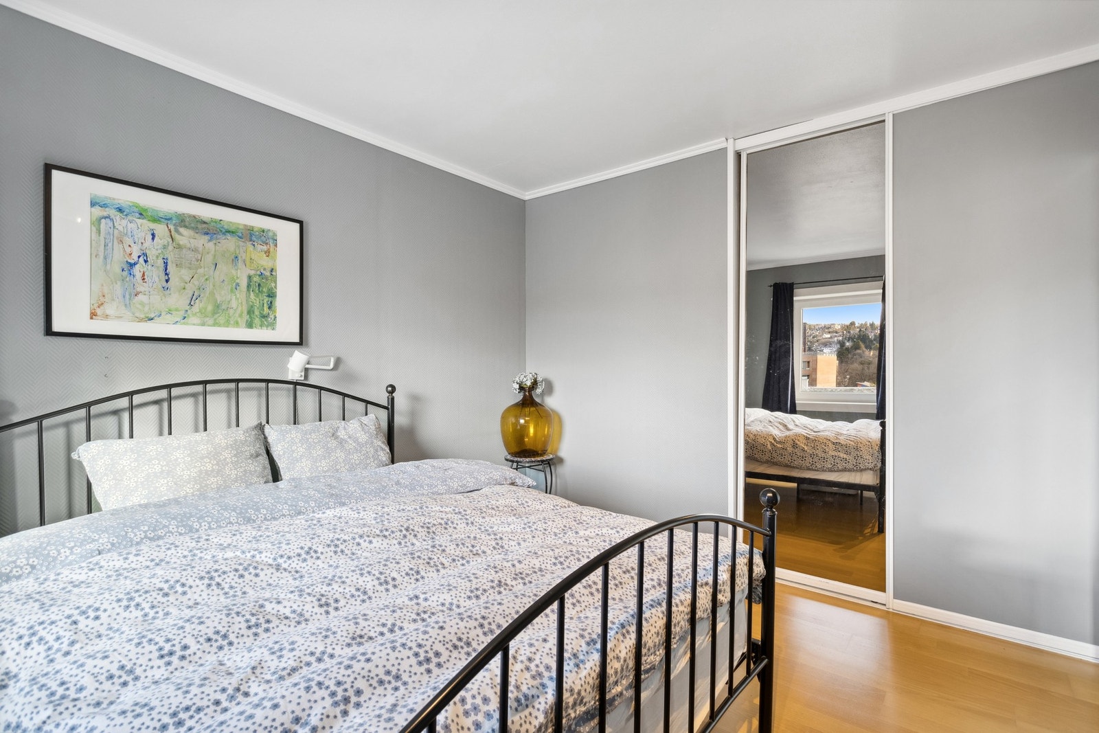 Malt i moderne farger. Galleribilde