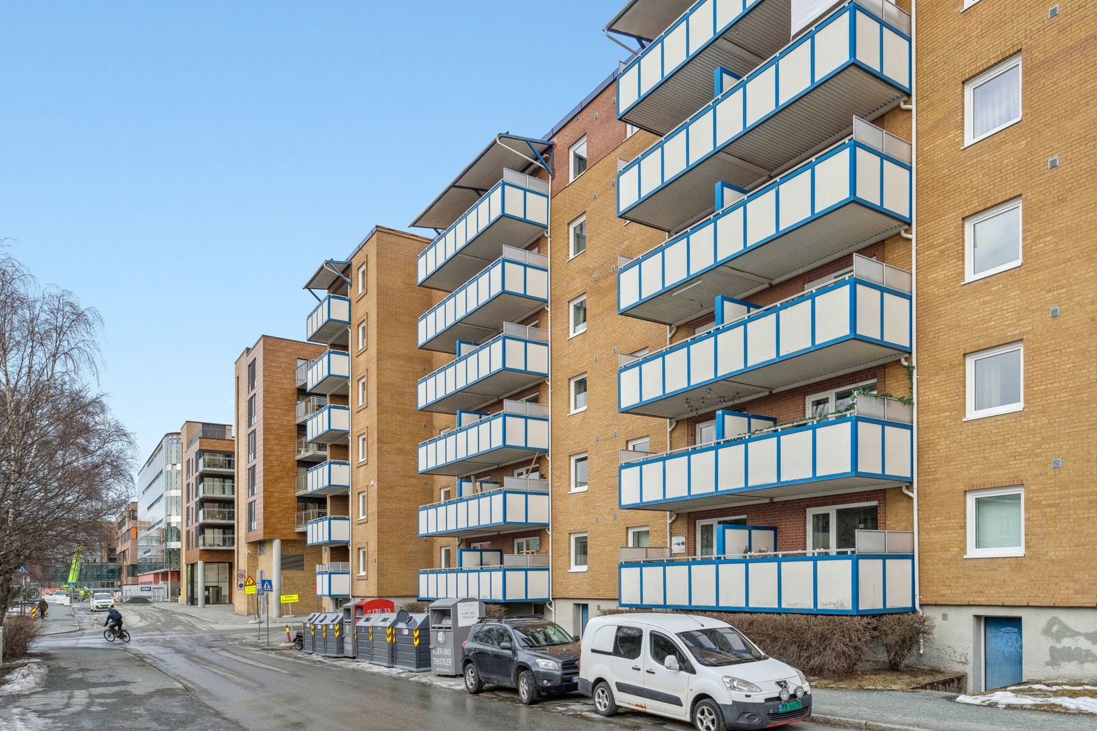 Populært borettslag. Borettslaget består av en blokk med 6etasjer. Galleribilde