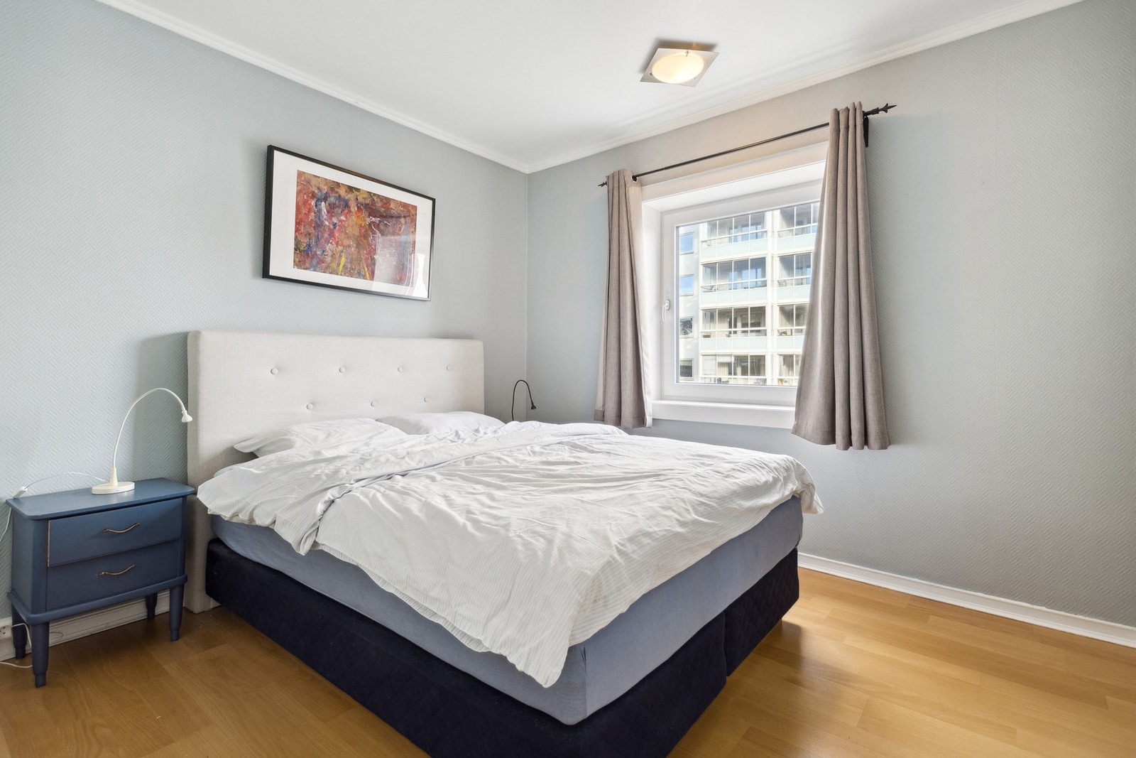 Begge soverommene er store og soverom 2 på 10kvm. Galleribilde