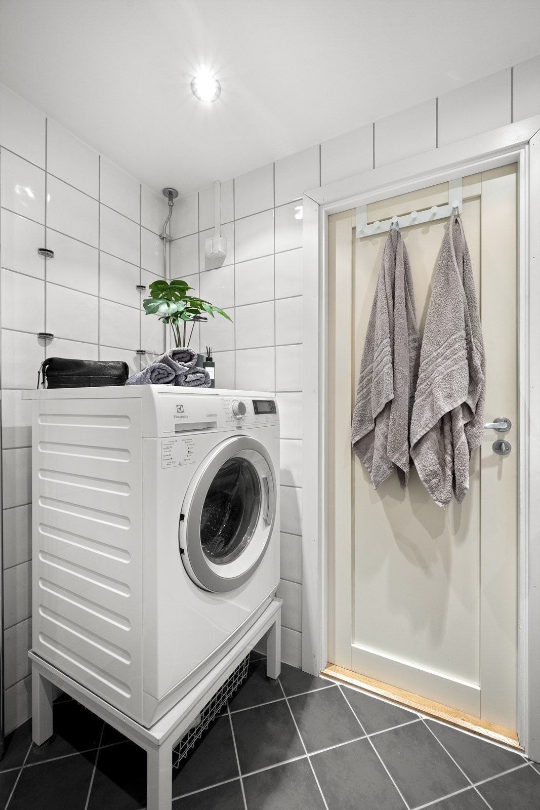 Opplegg for vaskemaskin. Galleribilde