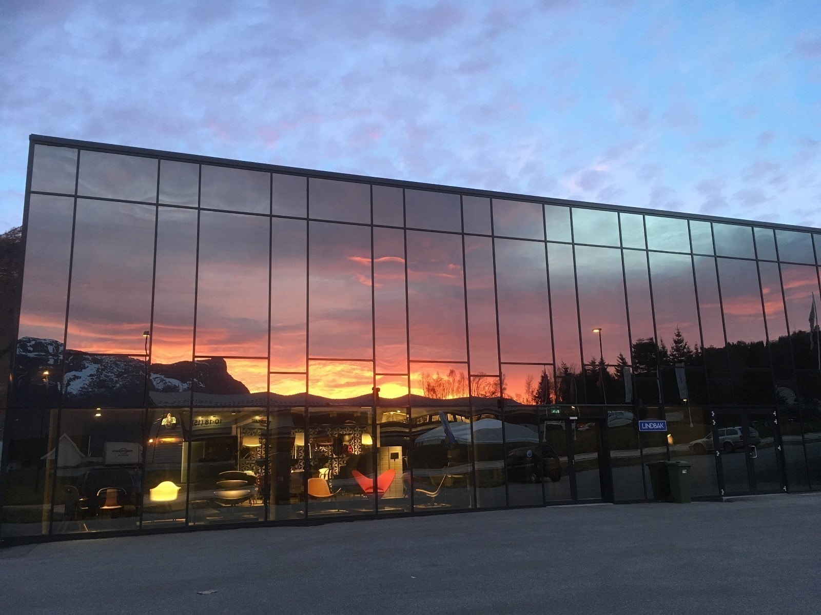 Lokaler 1 beliggende i øvre del av bygget, men med inngang fra bakkeplan. Galleribilde