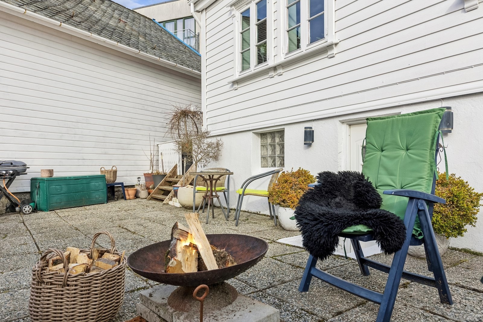Kjekt og solrikt uteområde. Galleribilde