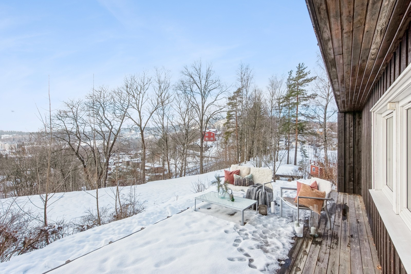 Fin sydøstvendt terrasse med utgang fra soverom Galleribilde