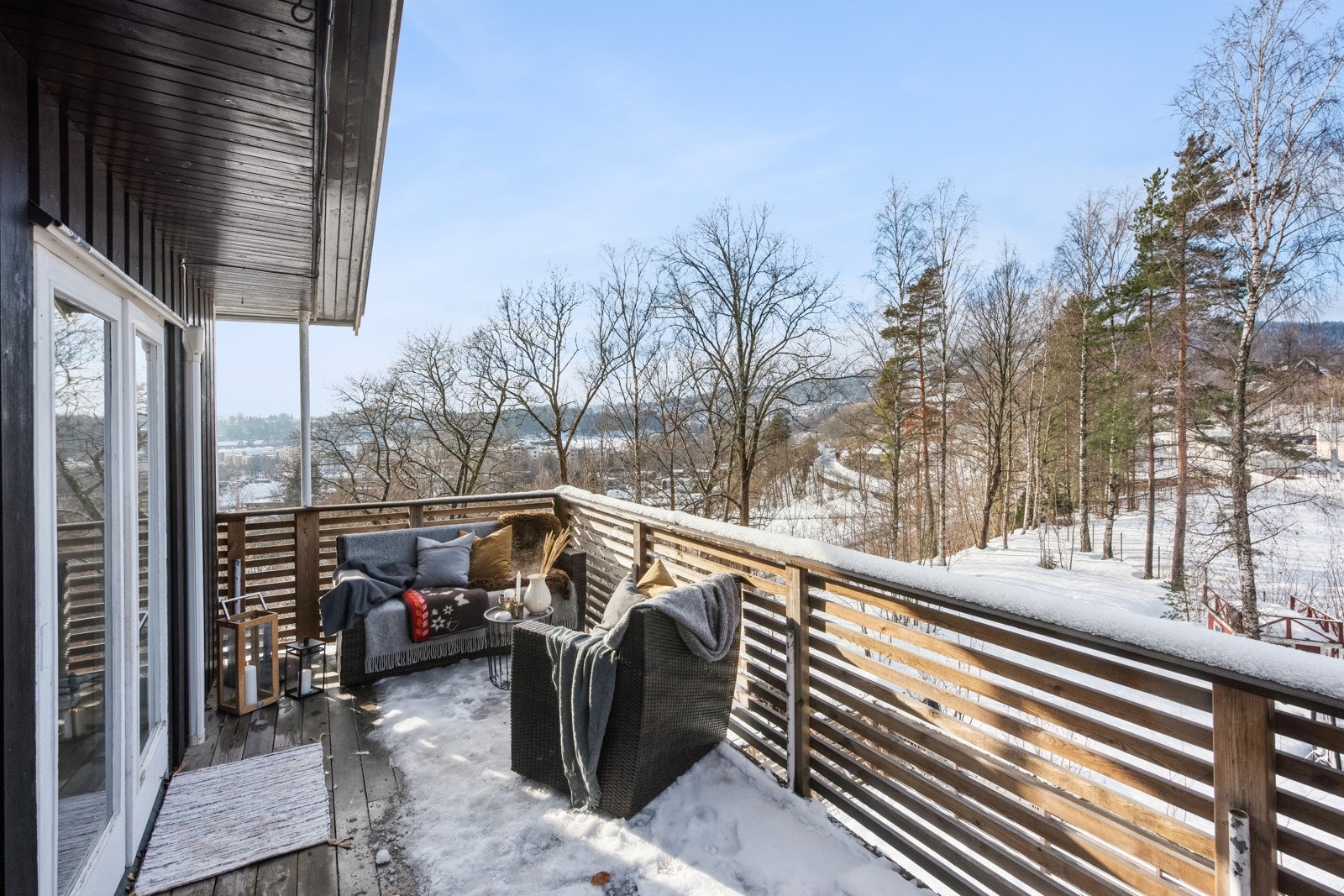 Flott, sydvestvendt uteplass Galleribilde