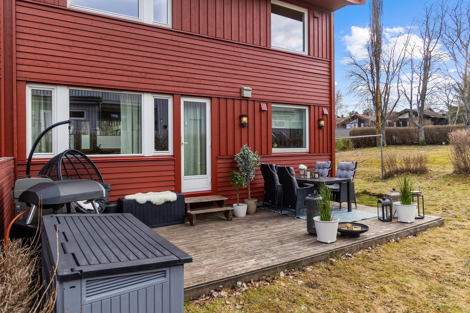 Tingsletta borettslag er et trygt og godt nabolag. Med kort vei til lekeplasser, grøntareal, marka, skole og barnehage er dette en ideell plass å bo for barnefamilier. Galleribilde