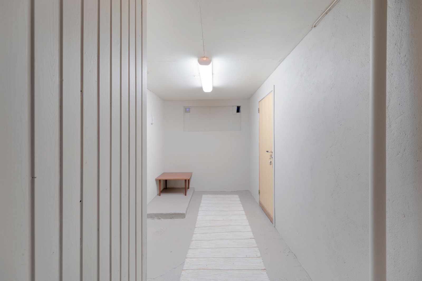 Vaskerom med direkte utgang til integrert garasje. Galleribilde