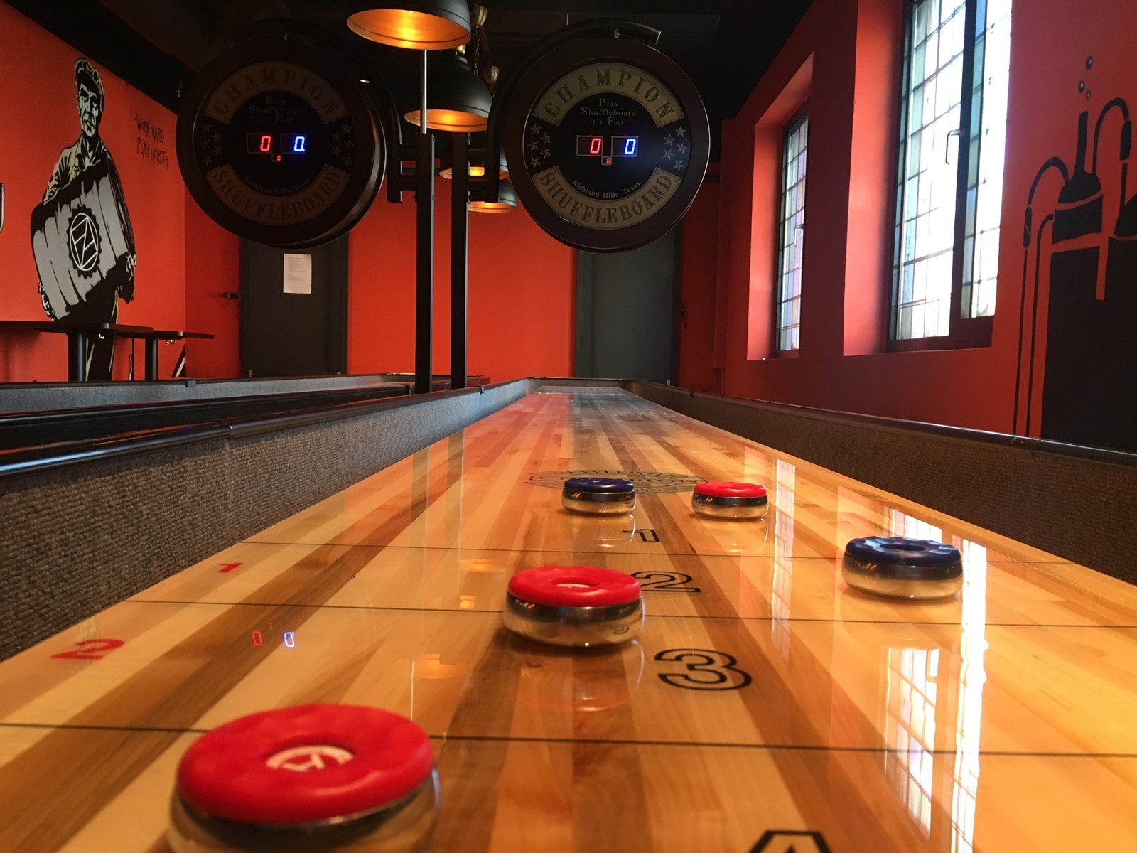 Shuffleboard på Nydalen Bryggeri og Spiseri Galleribilde