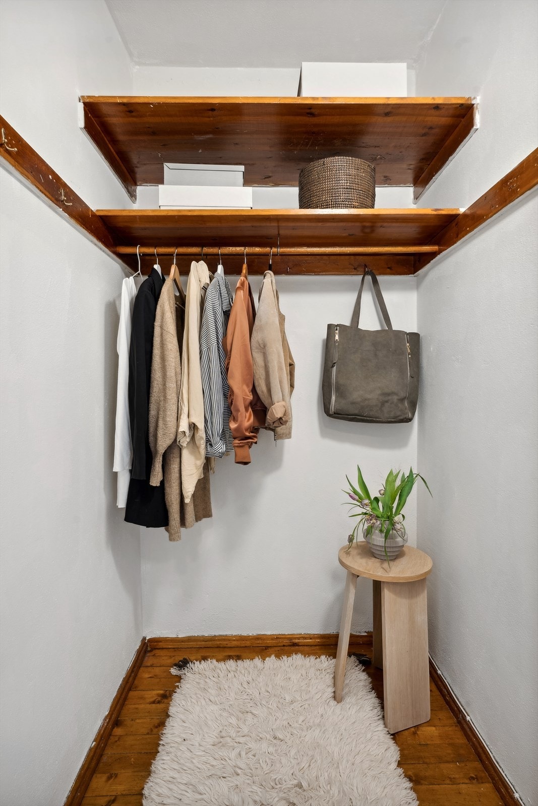 I tilknytning entréen har du tilgang til en walk-in Galleribilde