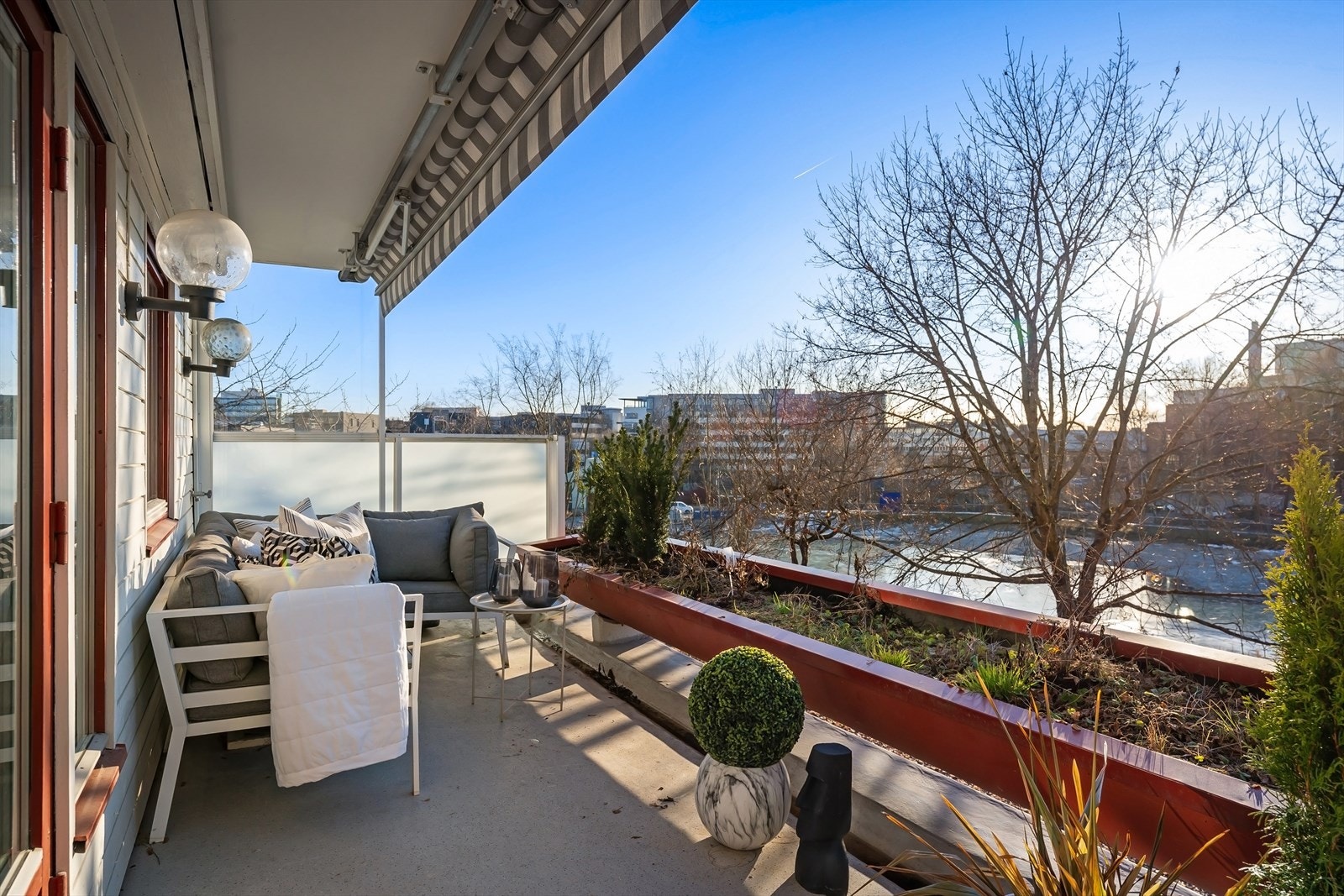 På sommerstid før du et ekstra uterom med god plass Galleribilde