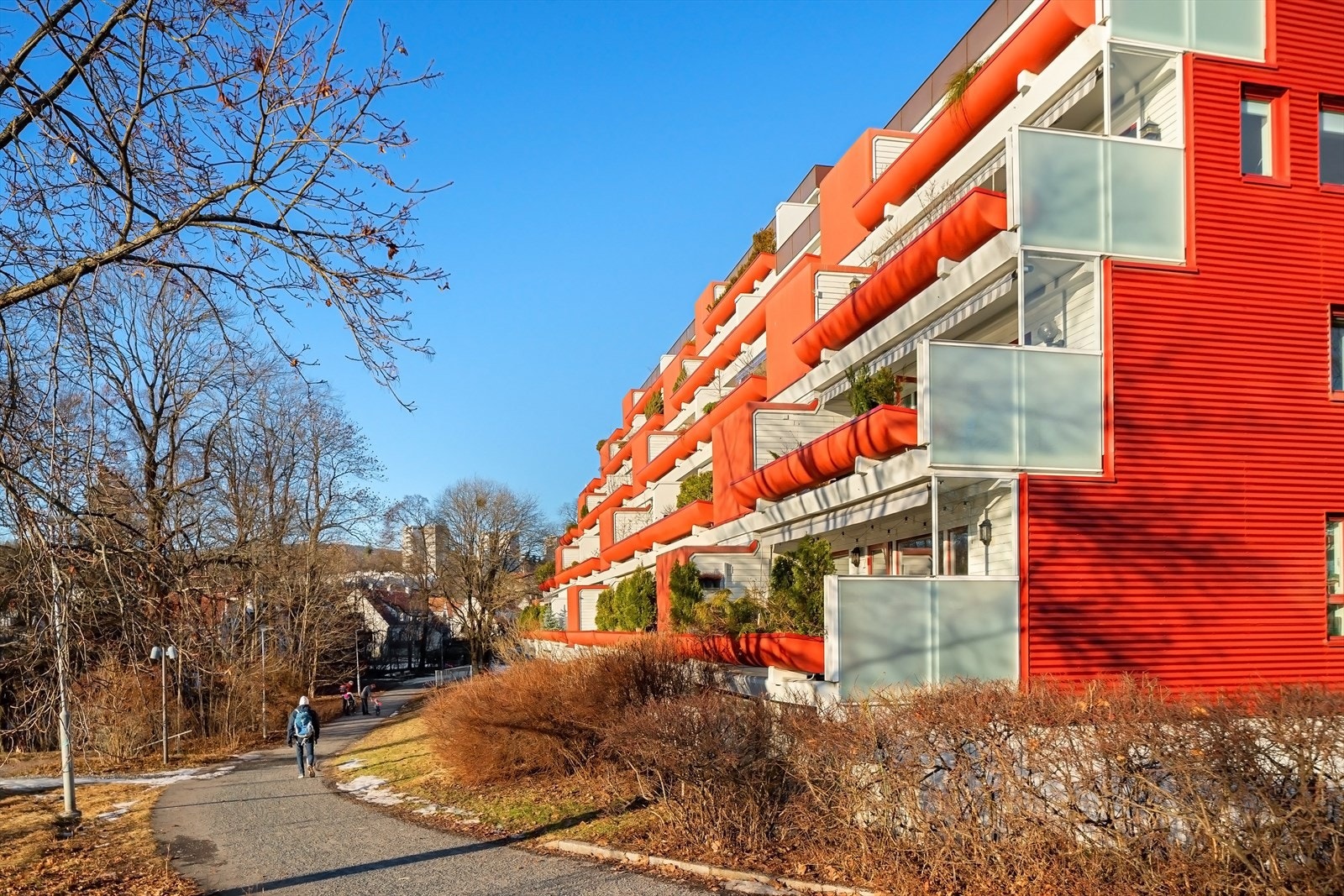 Barnevennlig beliggenhet, borettslaget har egen barnehage med 1. prioritet samt at Skøyen terrasse barnehage ligger rett nedenfor Galleribilde