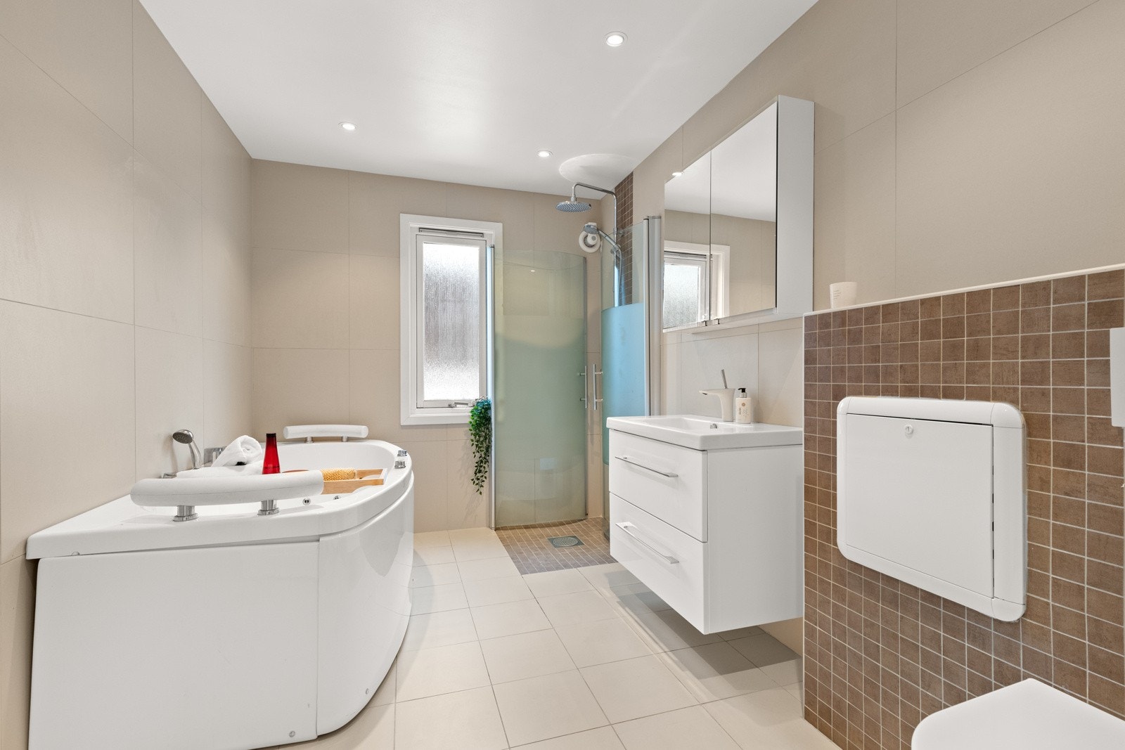 Delikat flislagt bad fra 2015. Galleribilde