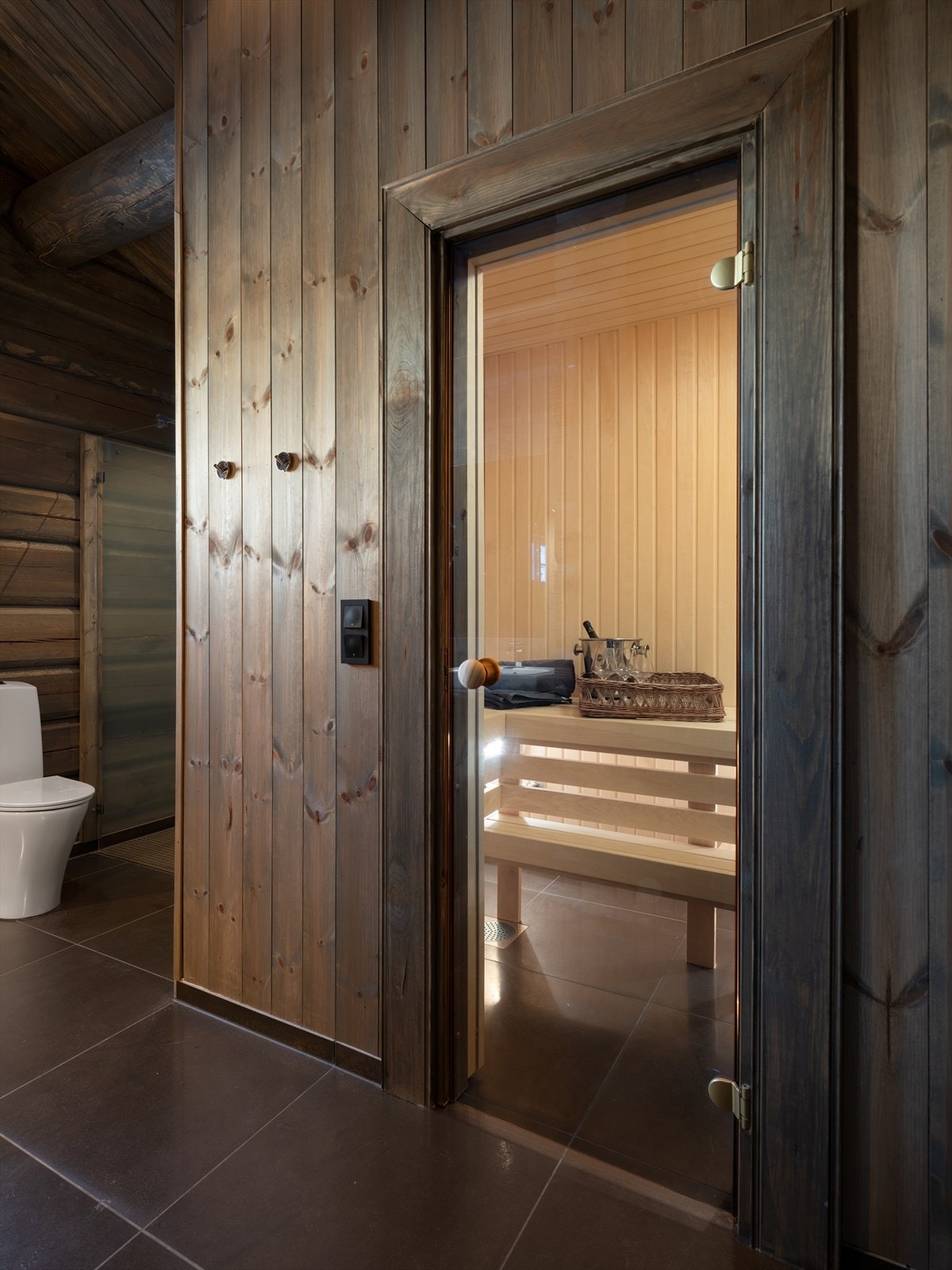 I tillegg finner man et herlig badstuerom hvor man virkelig kan få igjen varmen etter en lang dag ute. Galleribilde