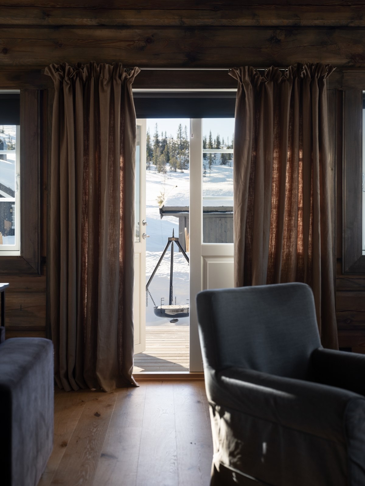 Stua har også direkte utgang til den solrike terrassen. Galleribilde