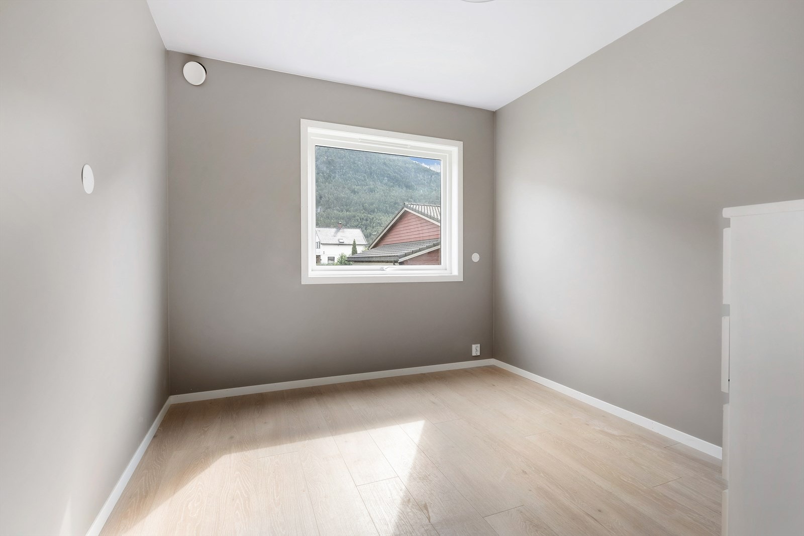 1. etasje Soverom 1 Galleribilde