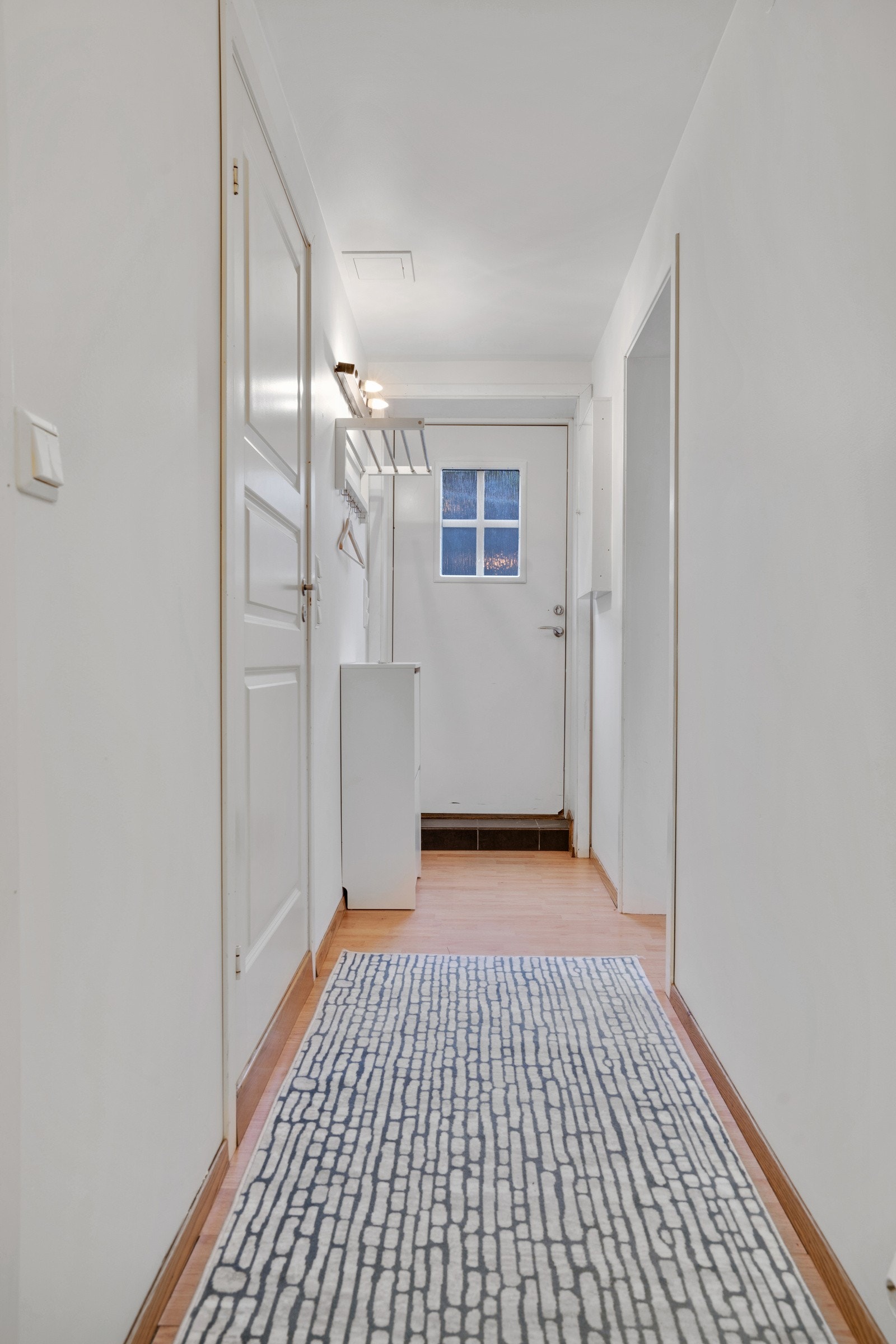 Underetasje med egen inngang Galleribilde