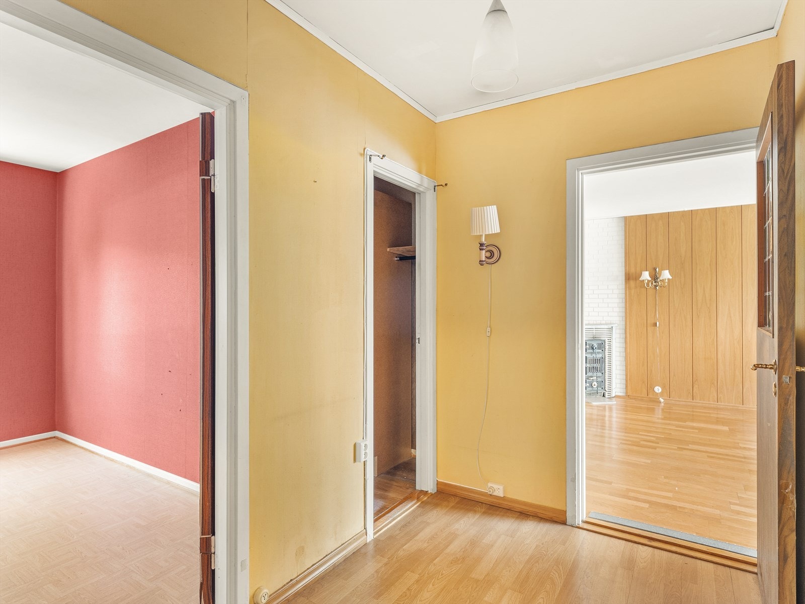 Velkommen inn i en åpen og innbydende korridor Galleribilde