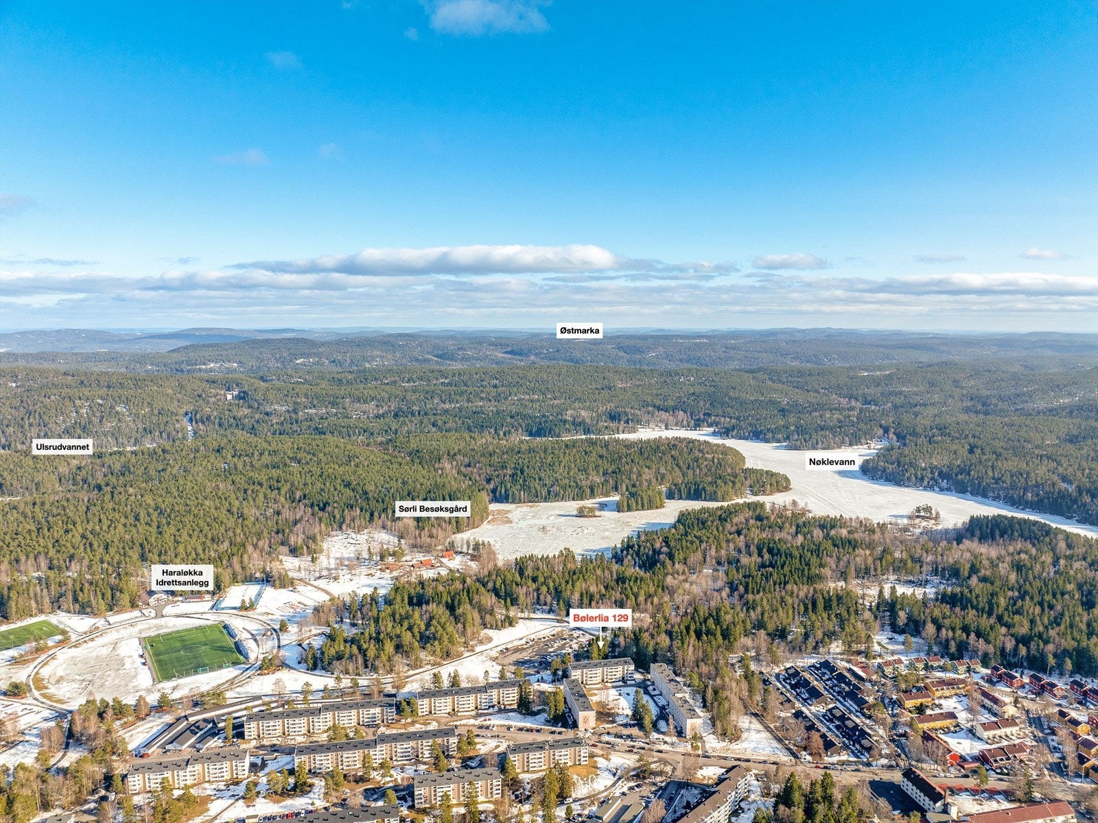 Panoramautsikt over områdets grønne lunger og sportslige tilbud Galleribilde