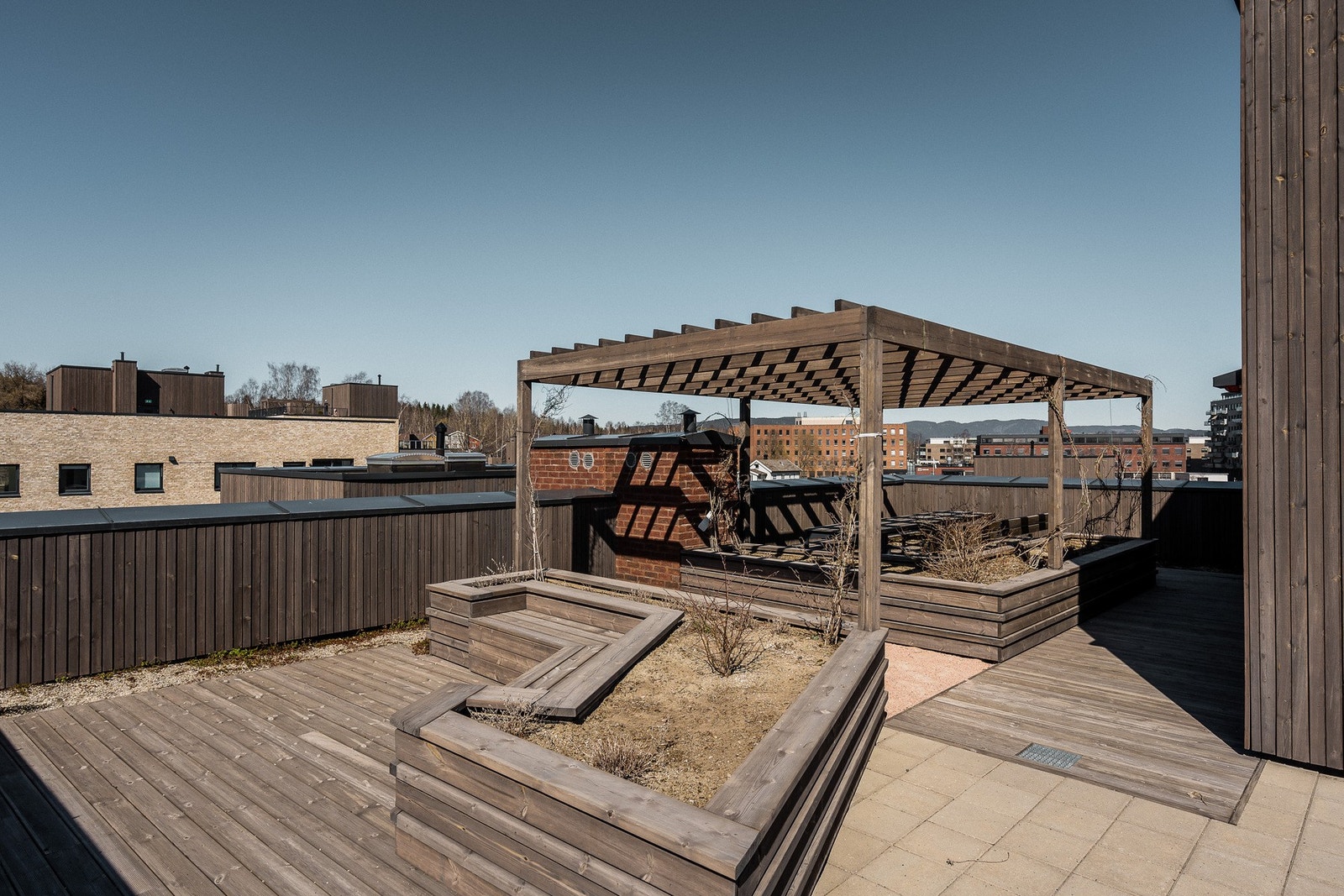 Felles solrik takterrasse er kun en etasje opp. Galleribilde