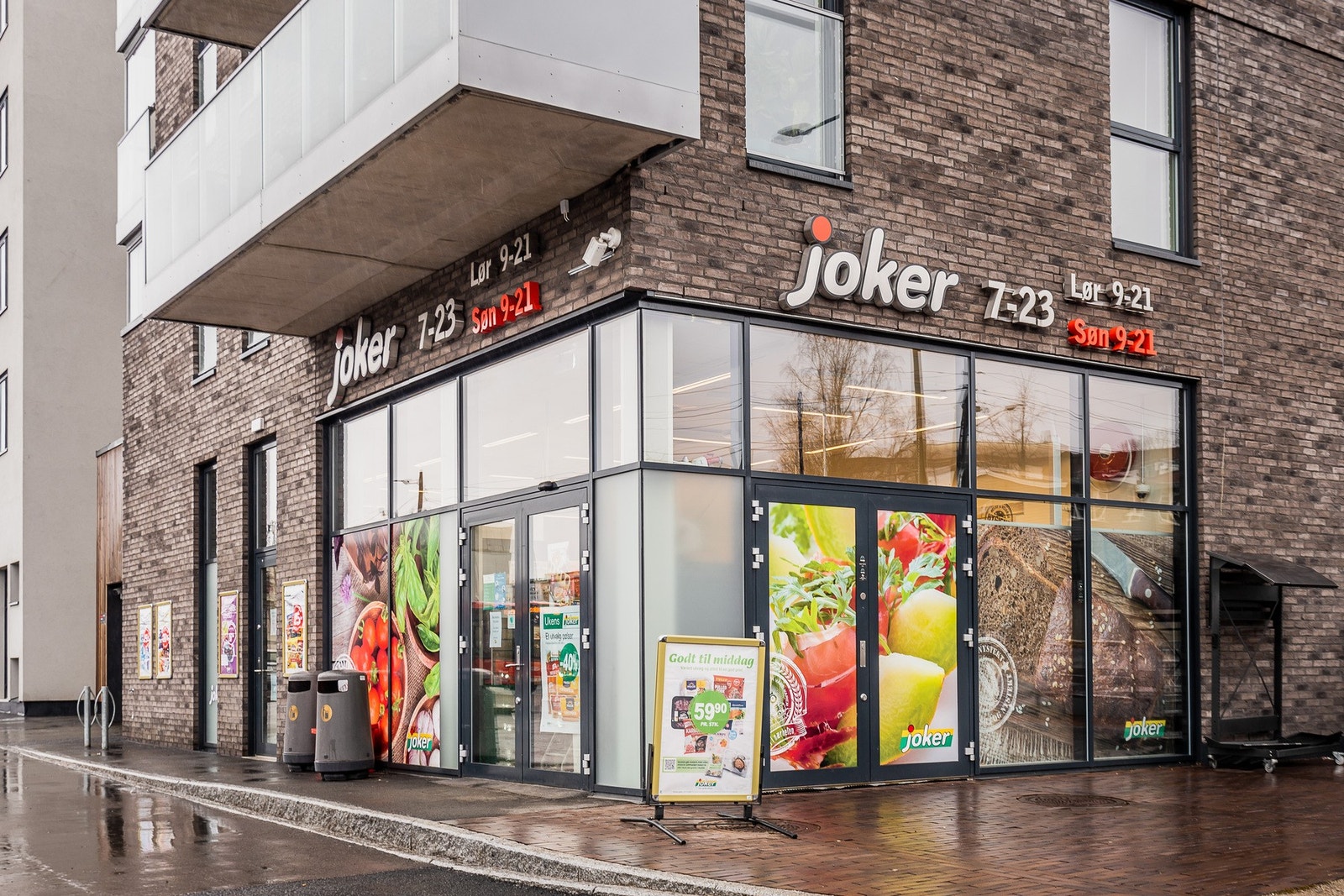 Joker dagligvare finner du allerede i byggets første etasje. Galleribilde