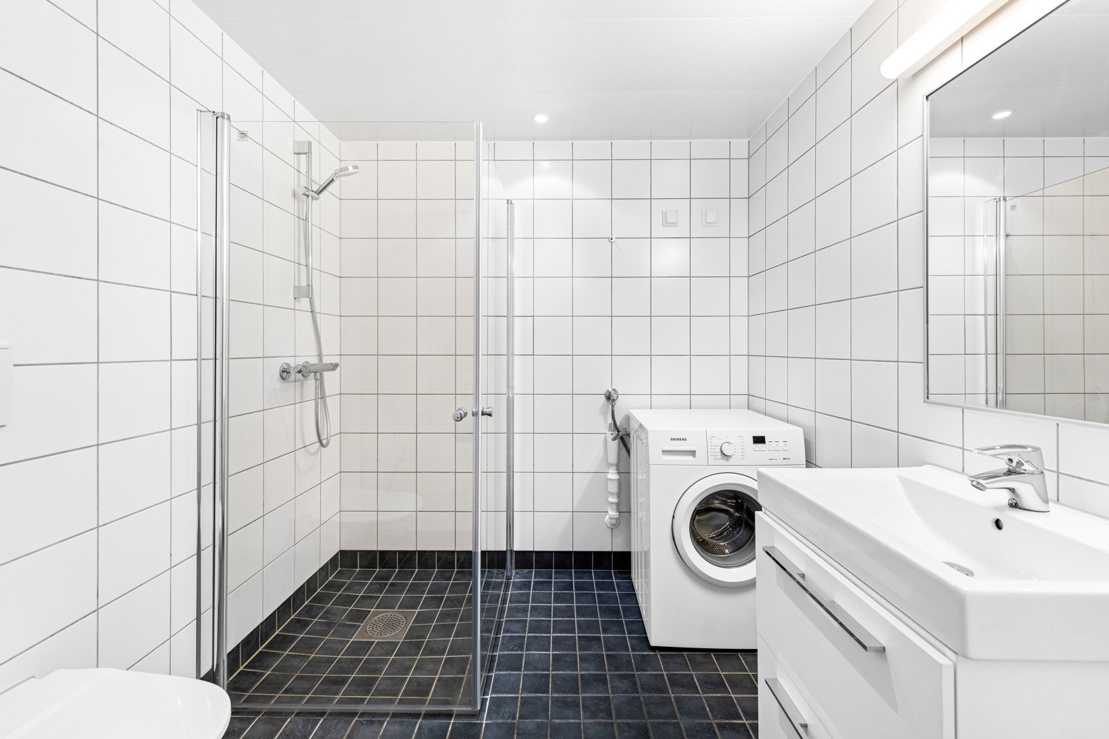 Helfliset bad med varmekabler Galleribilde