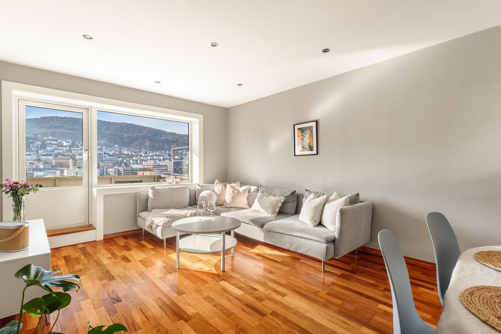 Aktiv Eiendomsmegling v/ Torbjørn Folgerø har gleden av å presentere Bredalsmarken 7. Galleribilde