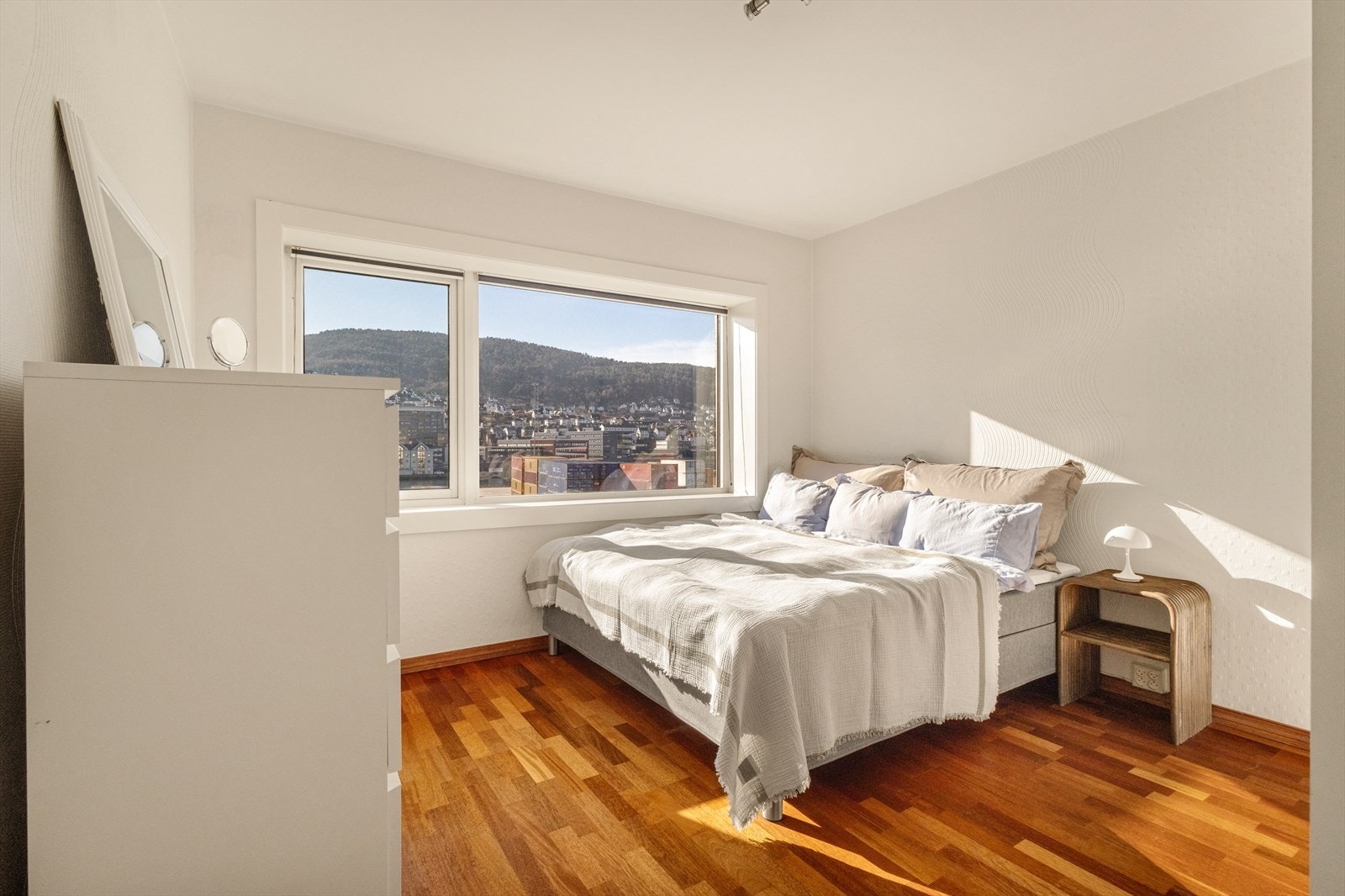 Soveromene er målt til henholdsvis 13,8m² og 13,4m². Galleribilde