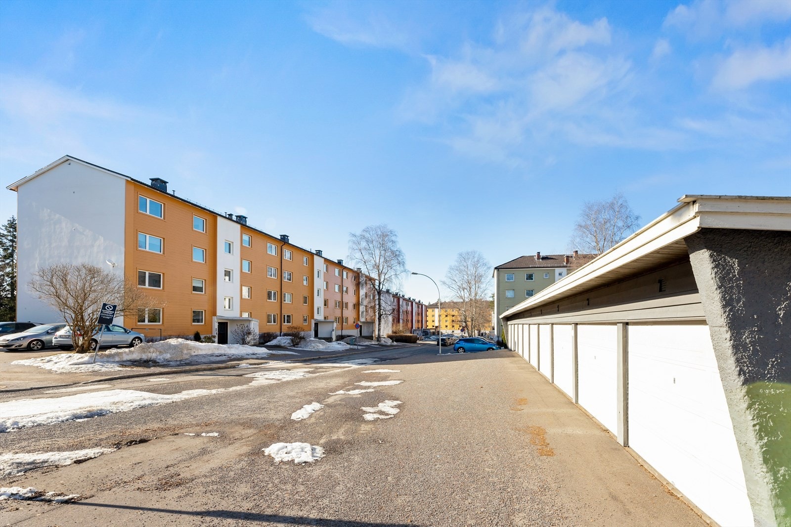 Parkering i offentlig gate. Evt. leie av parkeringsplass/garasje Galleribilde